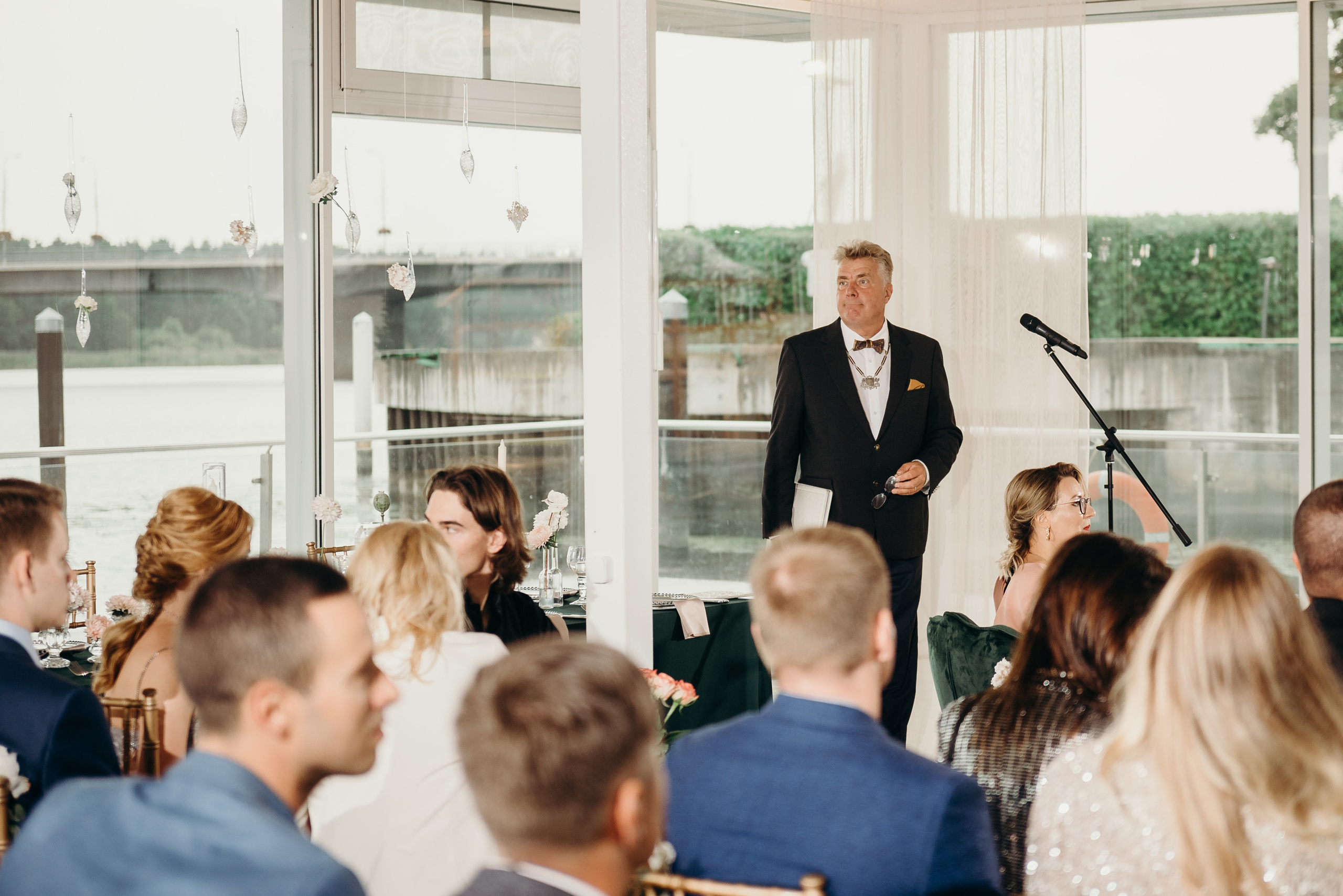 Торжественная свадебная церемония в Юрмале в ресторане Laivas.