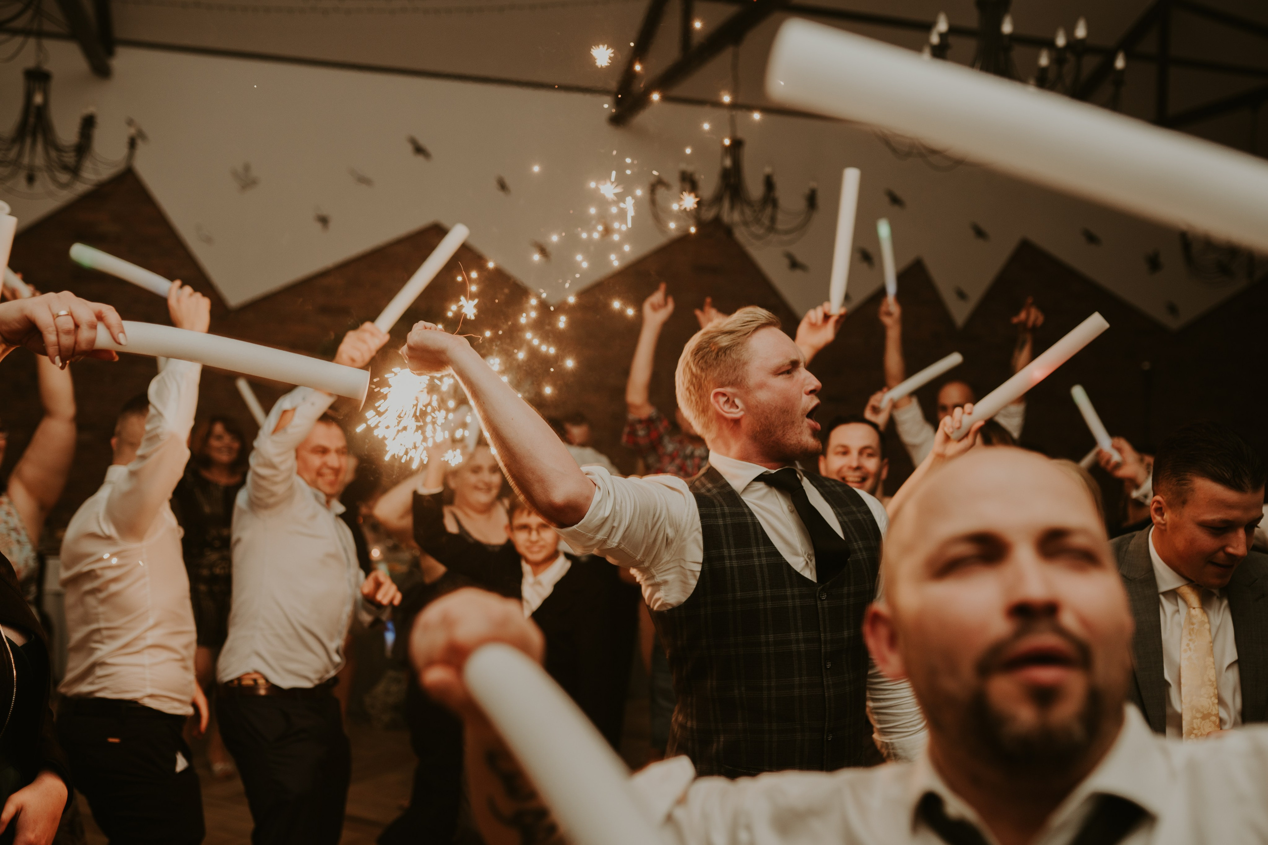 Trzy Drzewa: wspaniała uroczystość Wiktorii i Kamila. Karkowskafoto - fotografia miłości