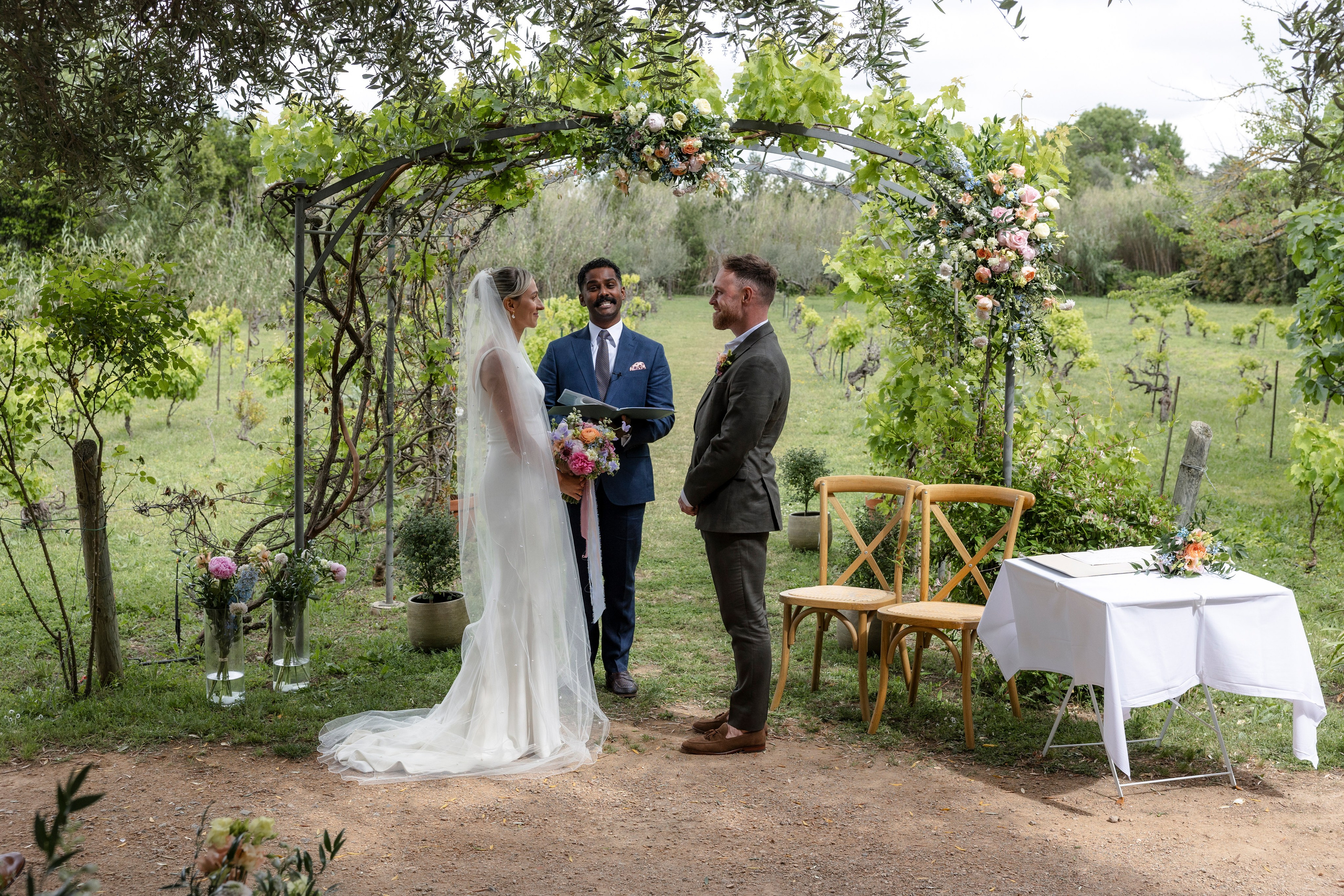 Vineyard Château Wedding in Occitanie — Puits Es Pratx. Eugénie Smirnova — Wedding & Elopement Photographer in Southwest France