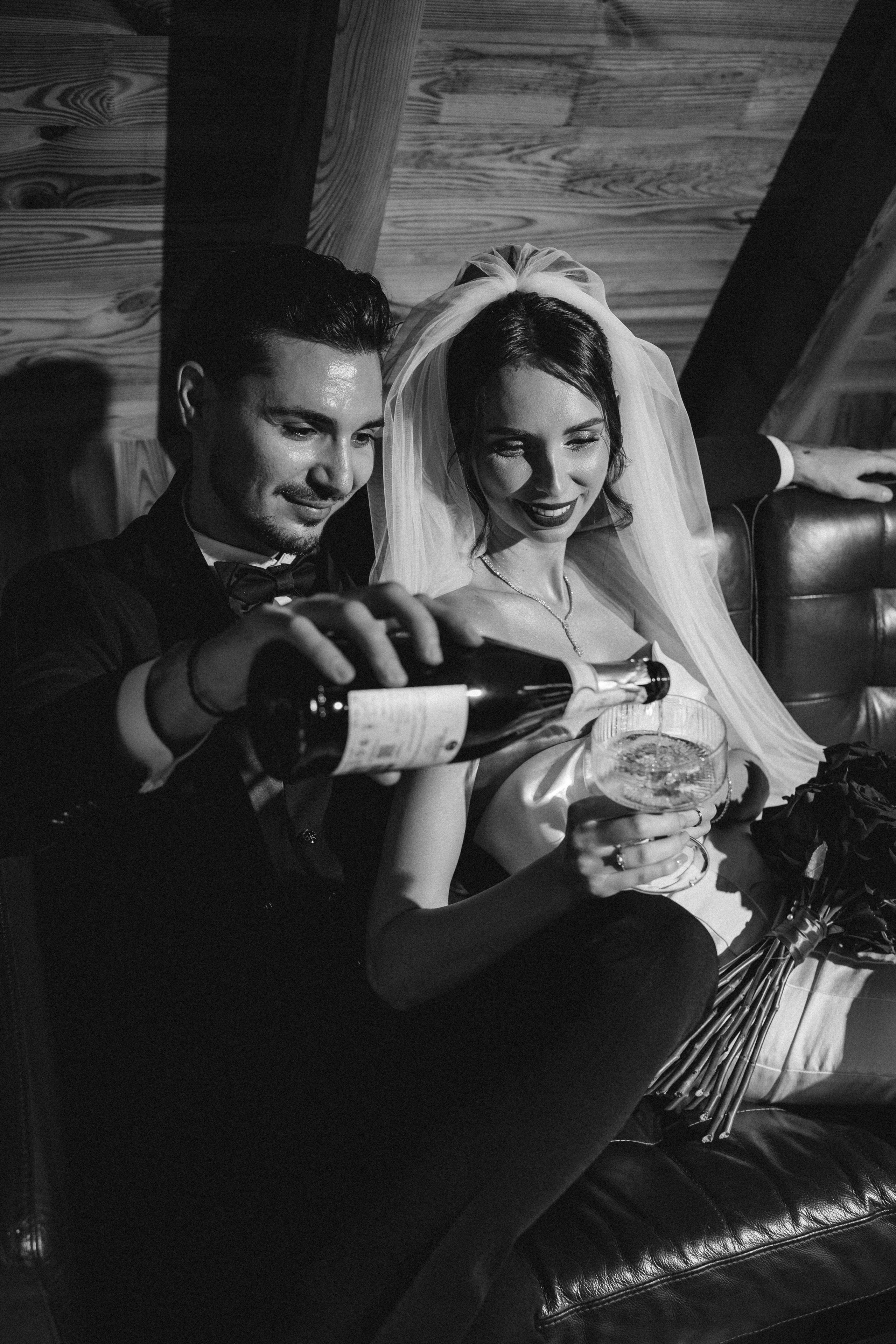 Povestea de nuntă a lui Anca și Dragoș în Bacău | Fotografie de Eveniment. Raw Studio. Fotograful tau de nunta!