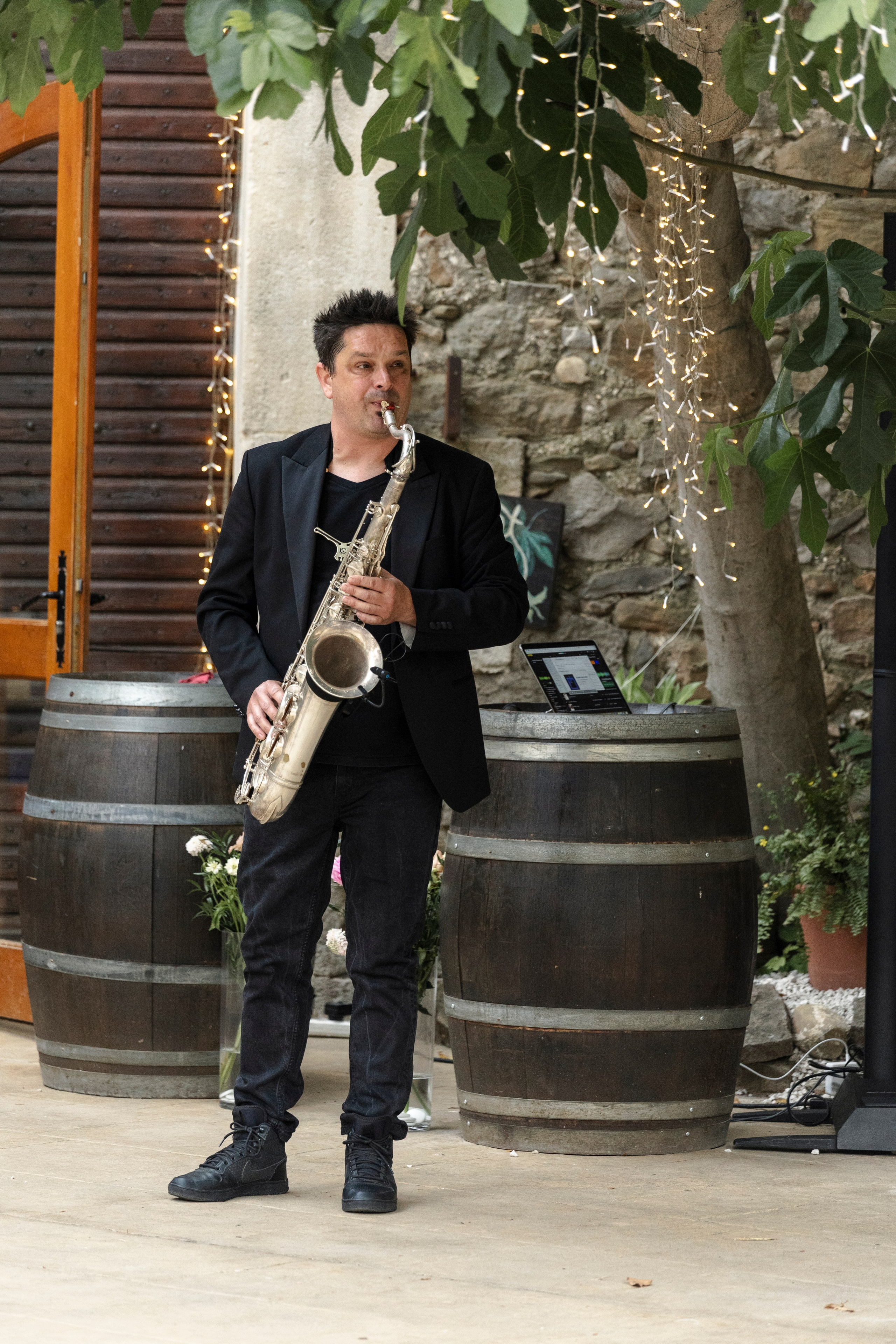 Vineyard Château Wedding in Occitanie — Puits Es Pratx. Eugénie Smirnova — Wedding & Elopement Photographer in Southwest France