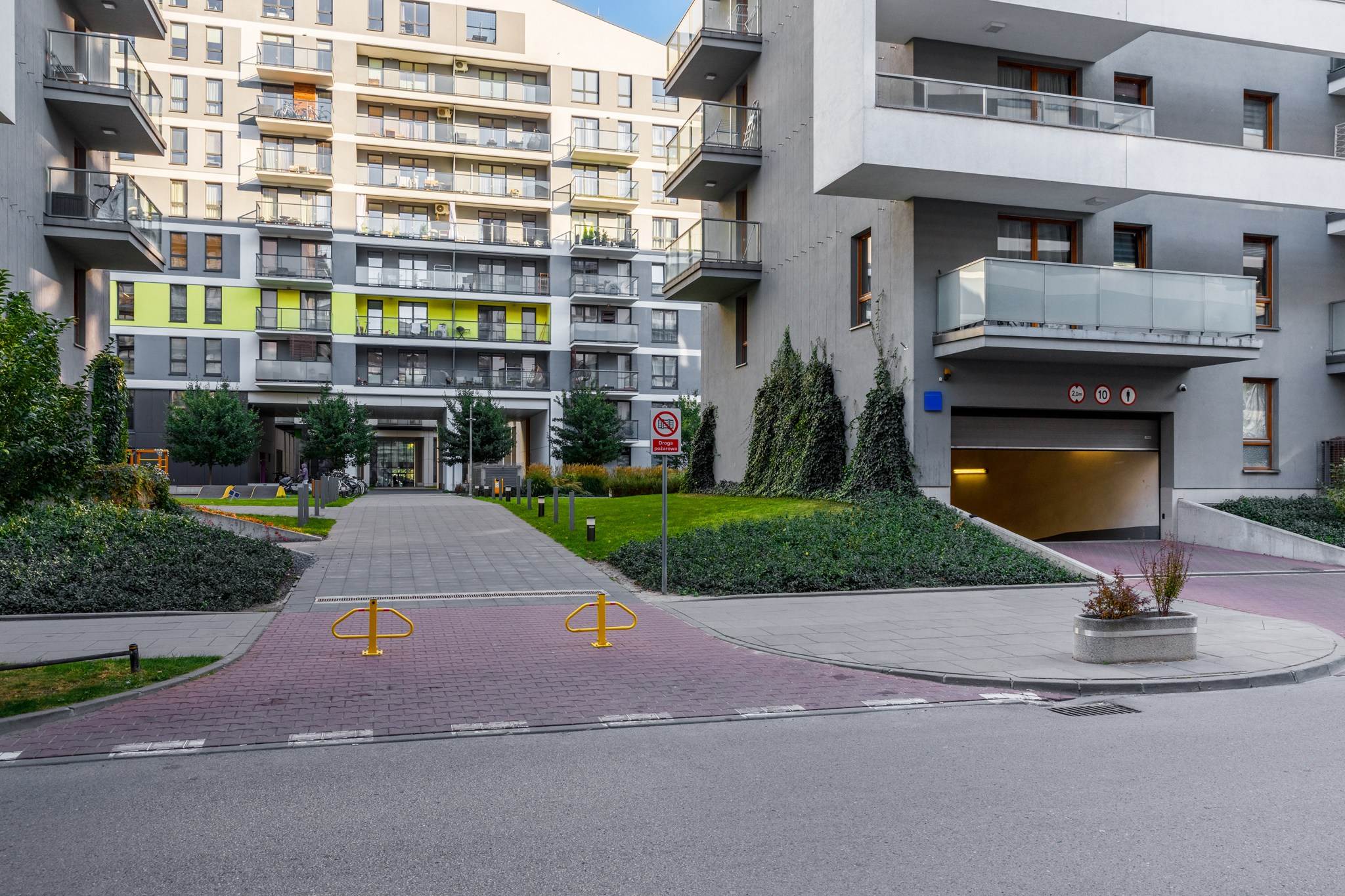 Warszawa miejsce parkingowe. Fotograf Nieruchomości i Wnętrz