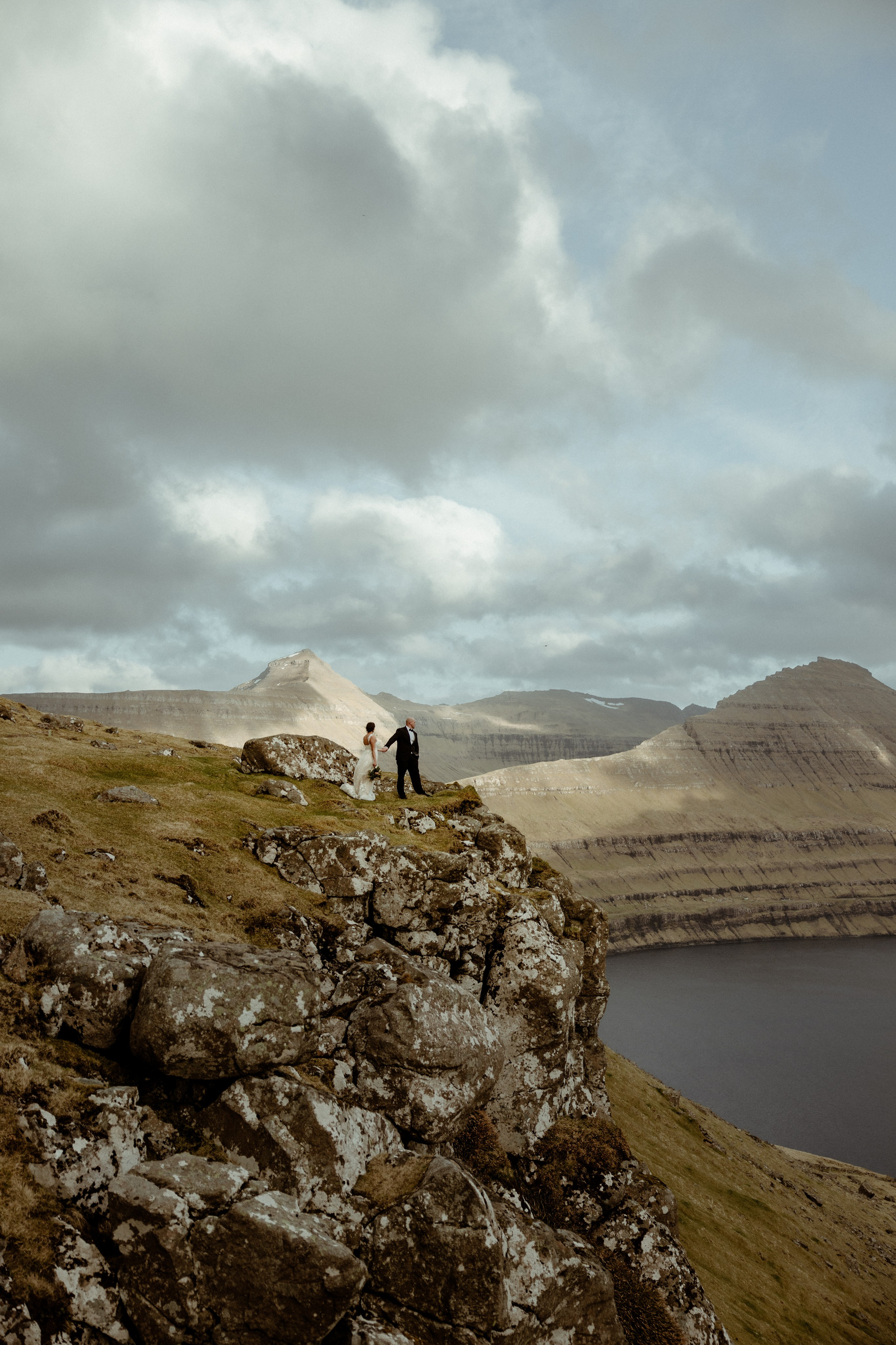 Faroe Islands elopement | Adventure wedding in Faroe Islands. Iceland elopement photographer & videographer