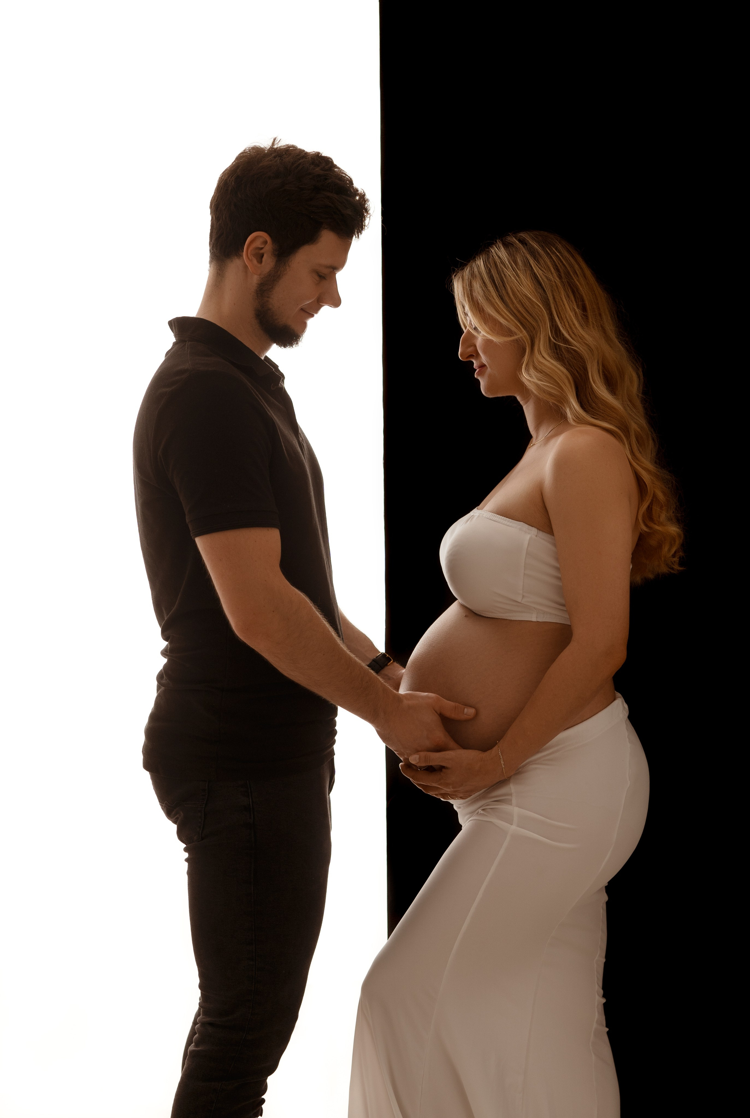 Naturalna, wyjątkowa, delikatna sesja ciążowa w Łodzi. Fotograf Łódź - sesja ciążowa, noworodkowa, dziecięca. Studio w Łodzi