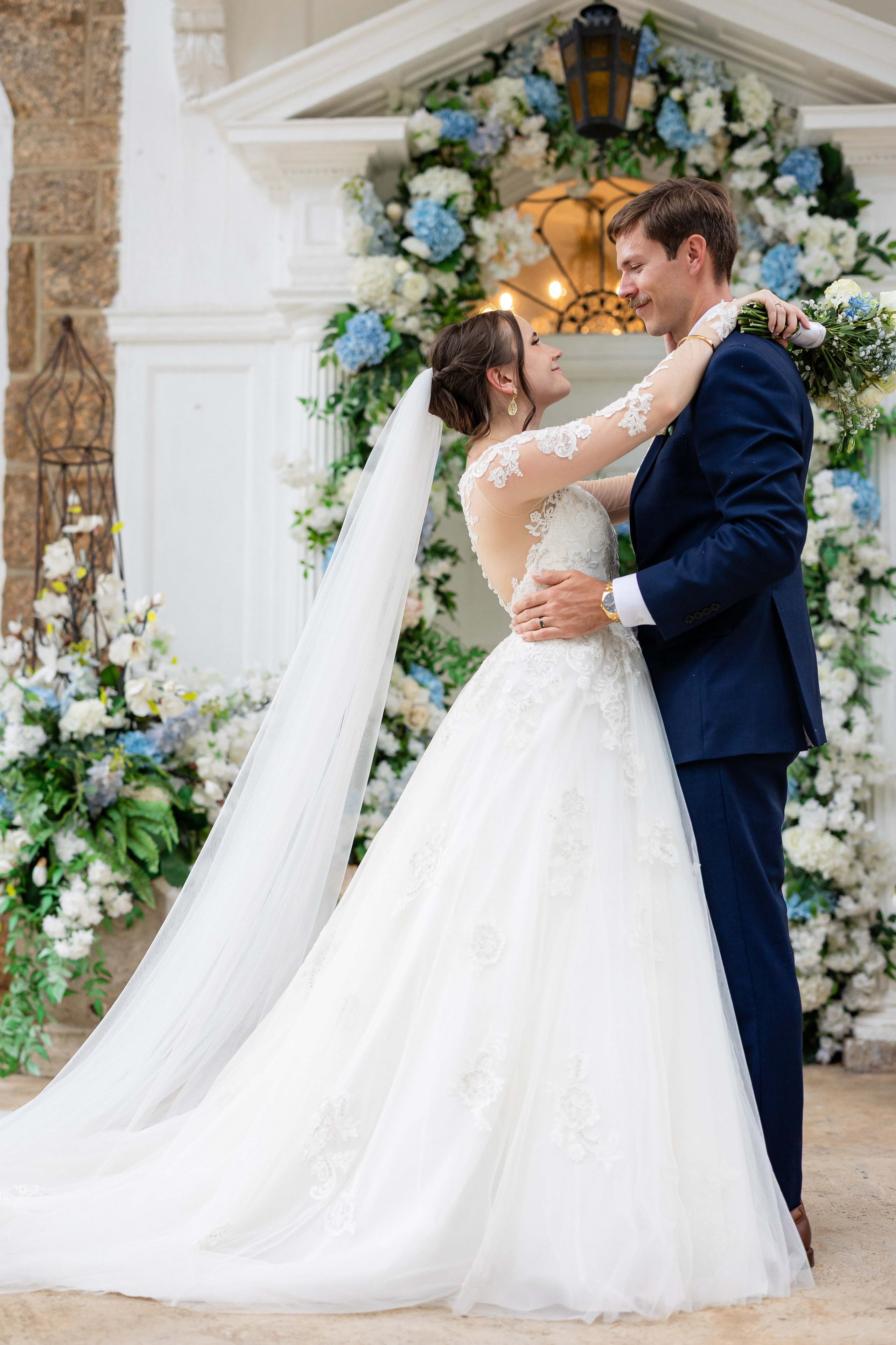 Lester & Annalise’s Romantic Summer Wedding at Gassaway Mansion in Greenville, SC. Wedding and portrait photography in Greenville SC