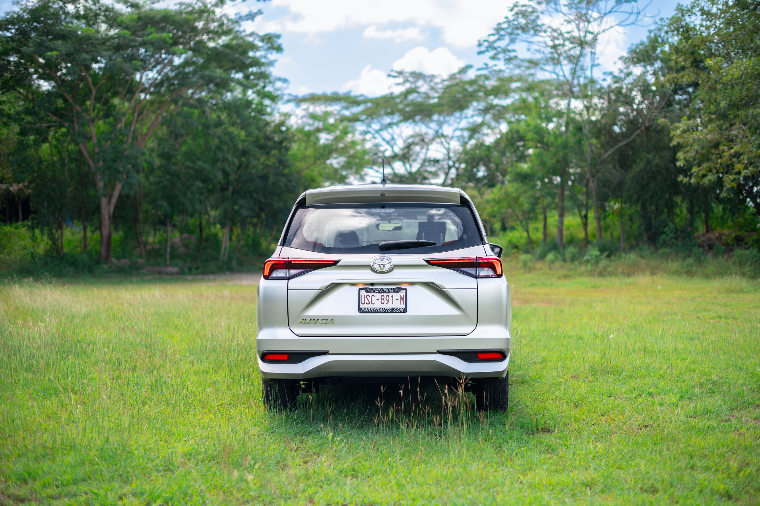 Automotive Photography of Toyota Avanza in Playa del Carmen. PHOTOGRAPHER QUINTANA ROO