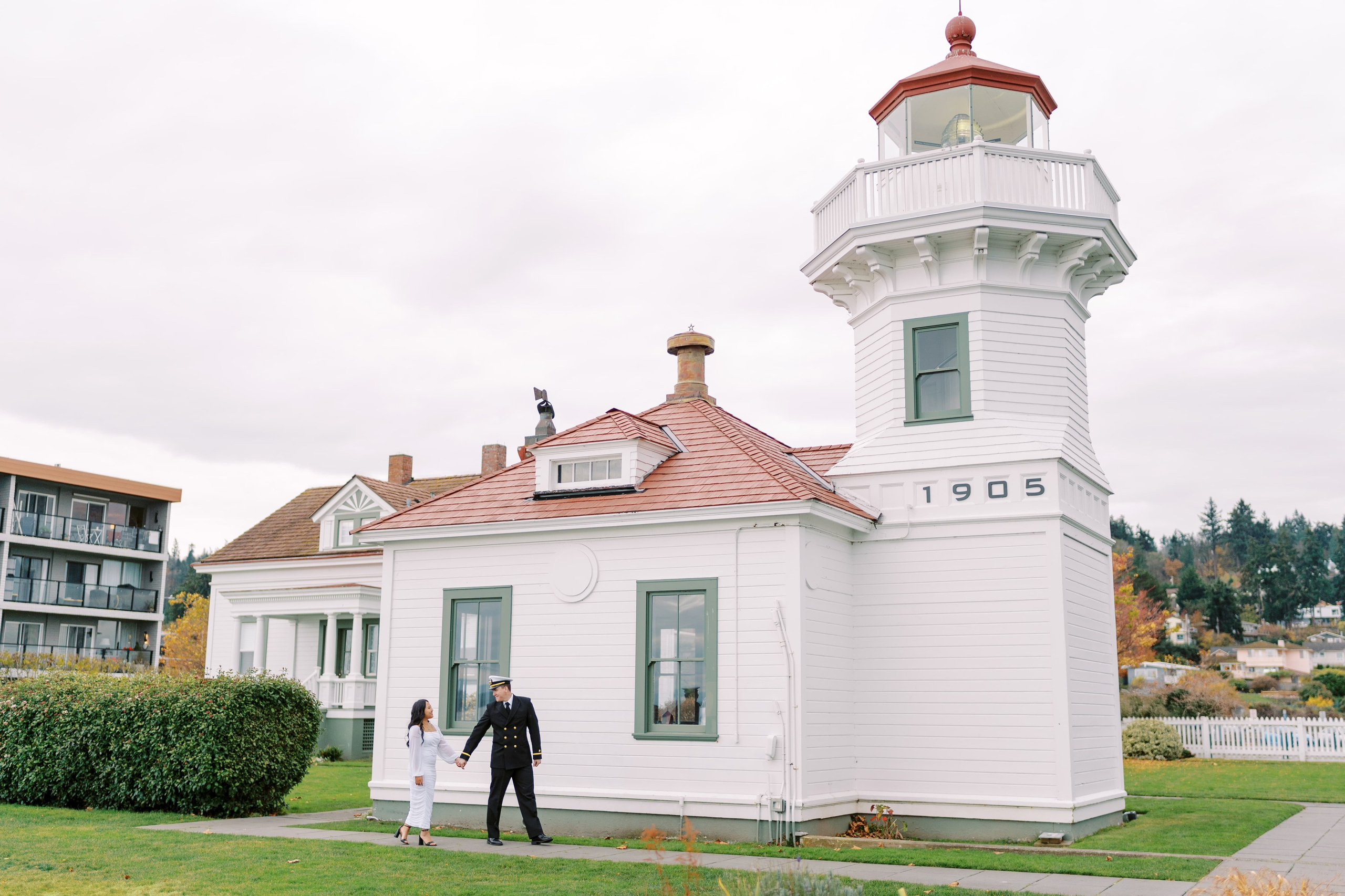 Engagement photoshoot. Dayana & Dag. Mukilteo ligthhouse. November 2024. EVAN ARISTOV WEDDING PHOTOGRAPHY — Seattle Wedding Photographer