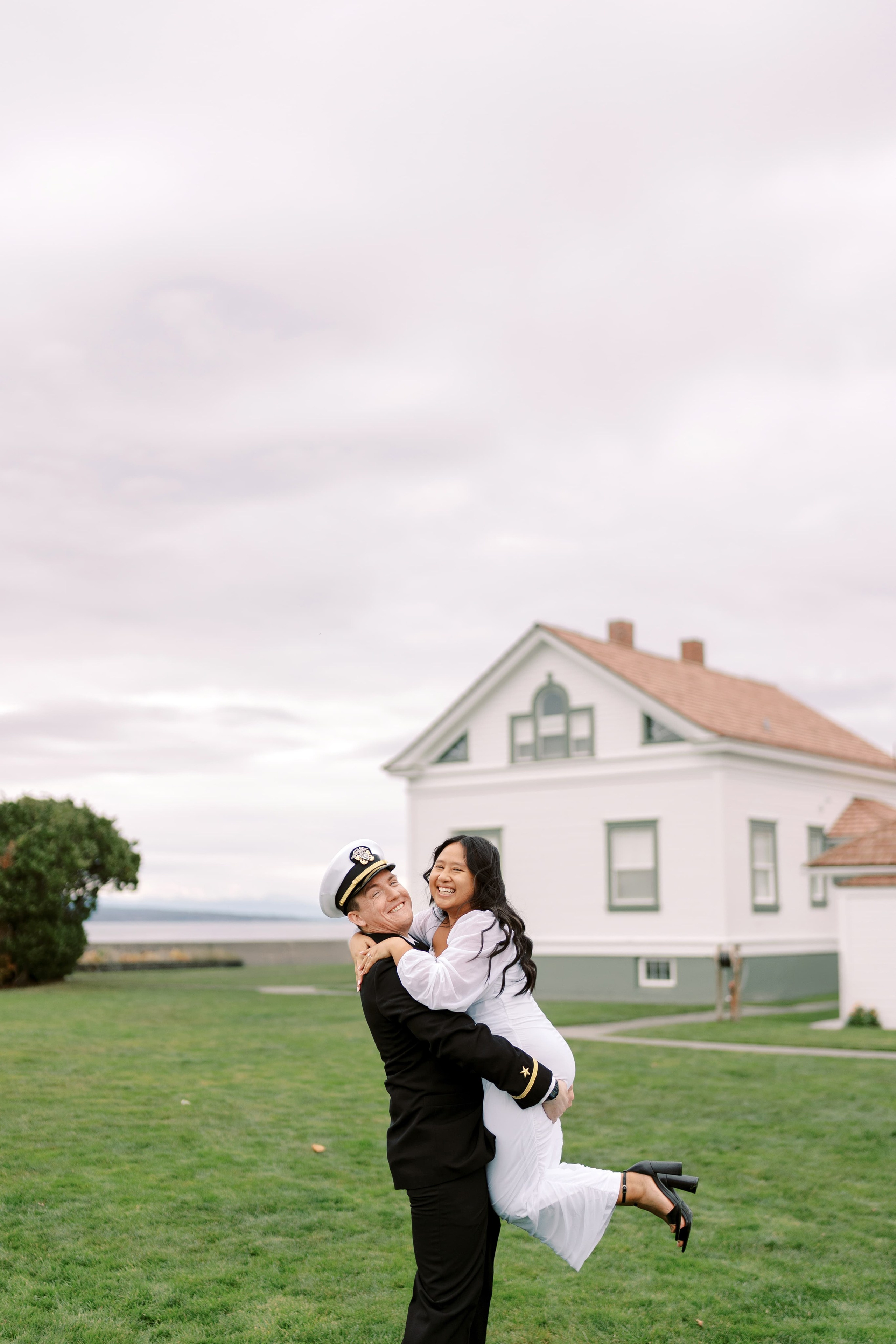 Engagement photoshoot. Dayana & Dag. Mukilteo ligthhouse. November 2024. EVAN ARISTOV WEDDING PHOTOGRAPHY — Seattle Wedding Photographer