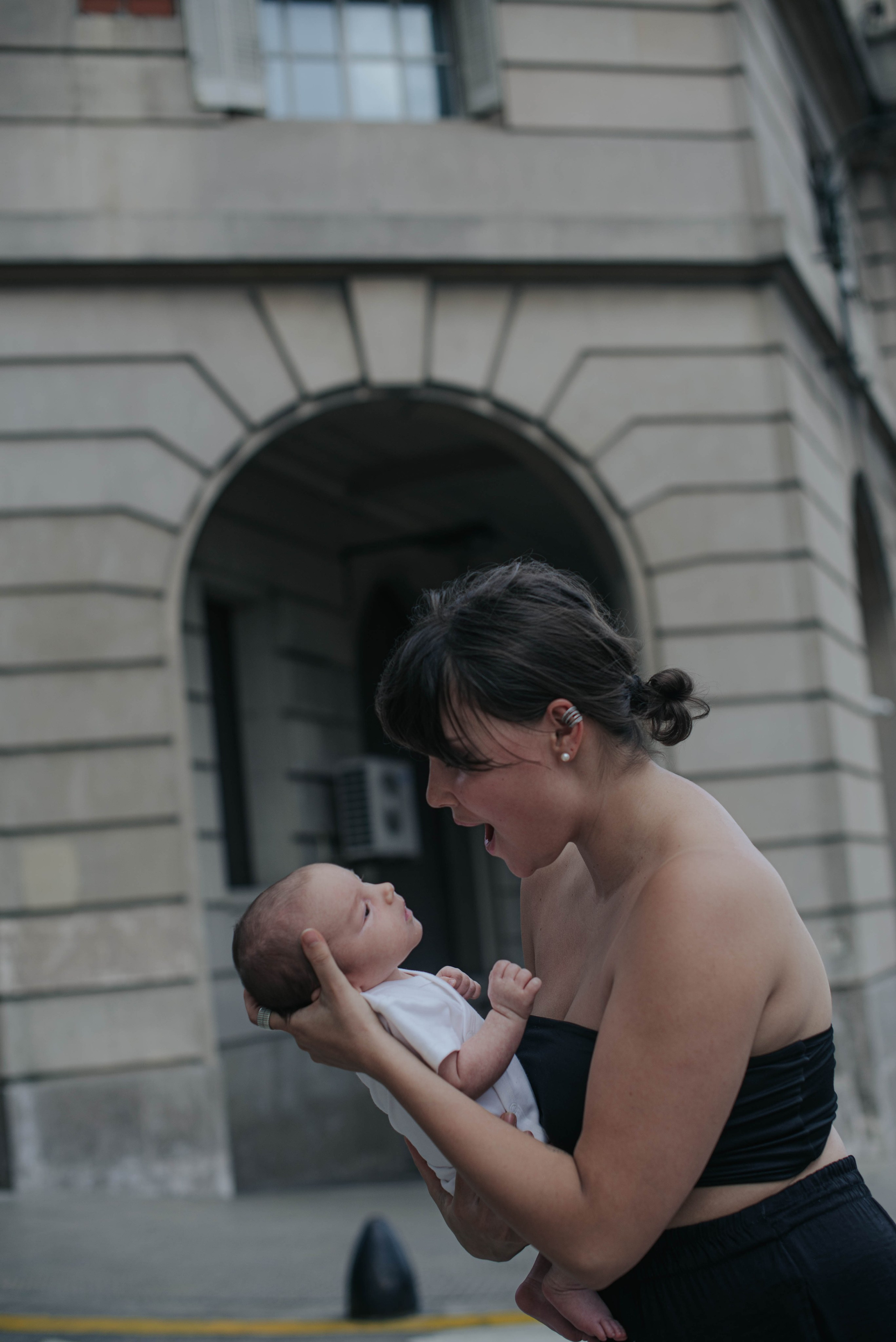 Mom Yana and Mars. Photographer @elmirkami in the city of Buenos Aires