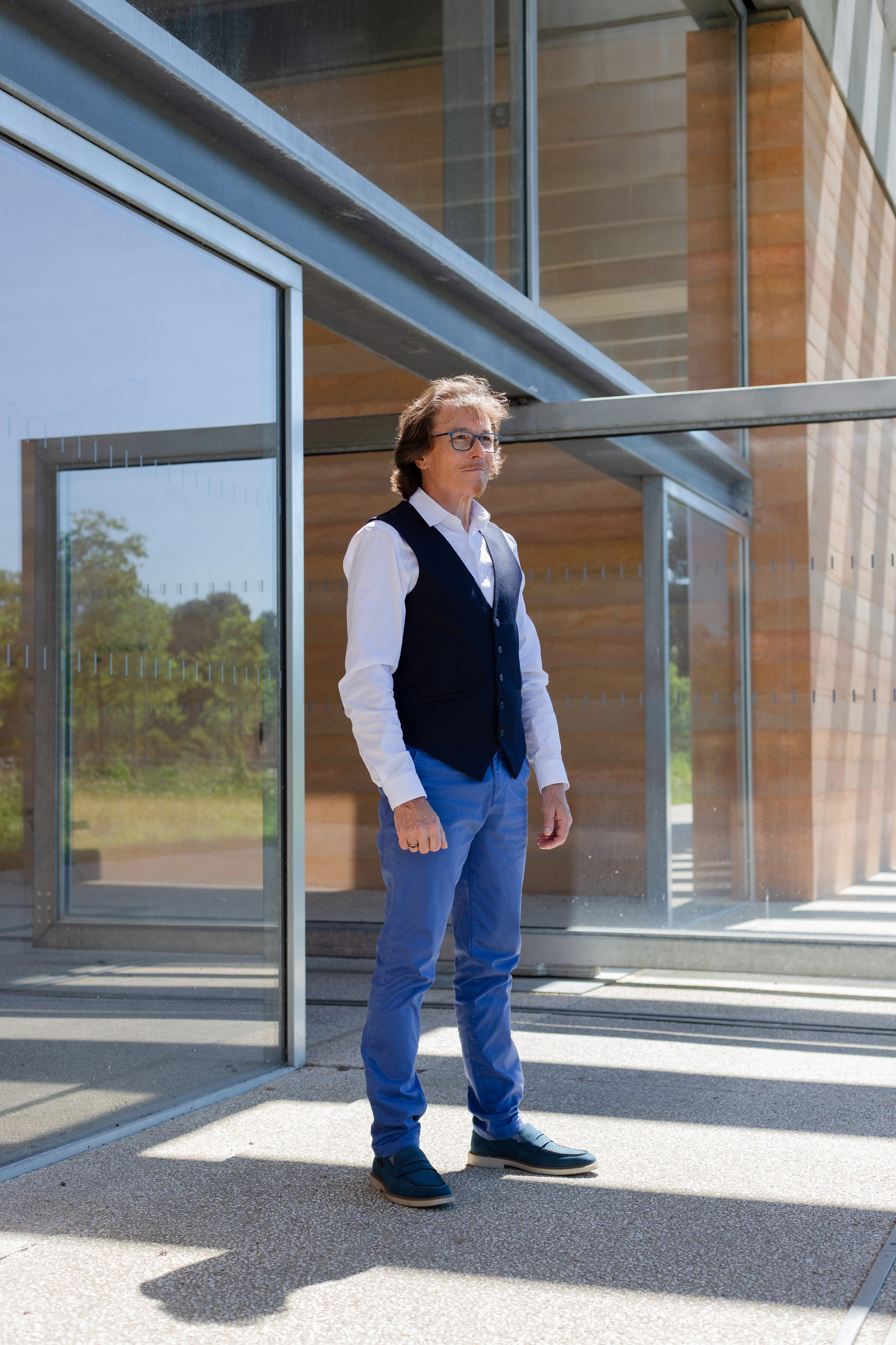 Photographe Portrait à Poitiers, Châtellerault et Tours – Capturer Votre Essence Authentique. Photographe professionnelle à Poitiers, Tours et Châtellerault | Studio photo entre Poitiers et Tours – portraits, familles, entreprises, ma