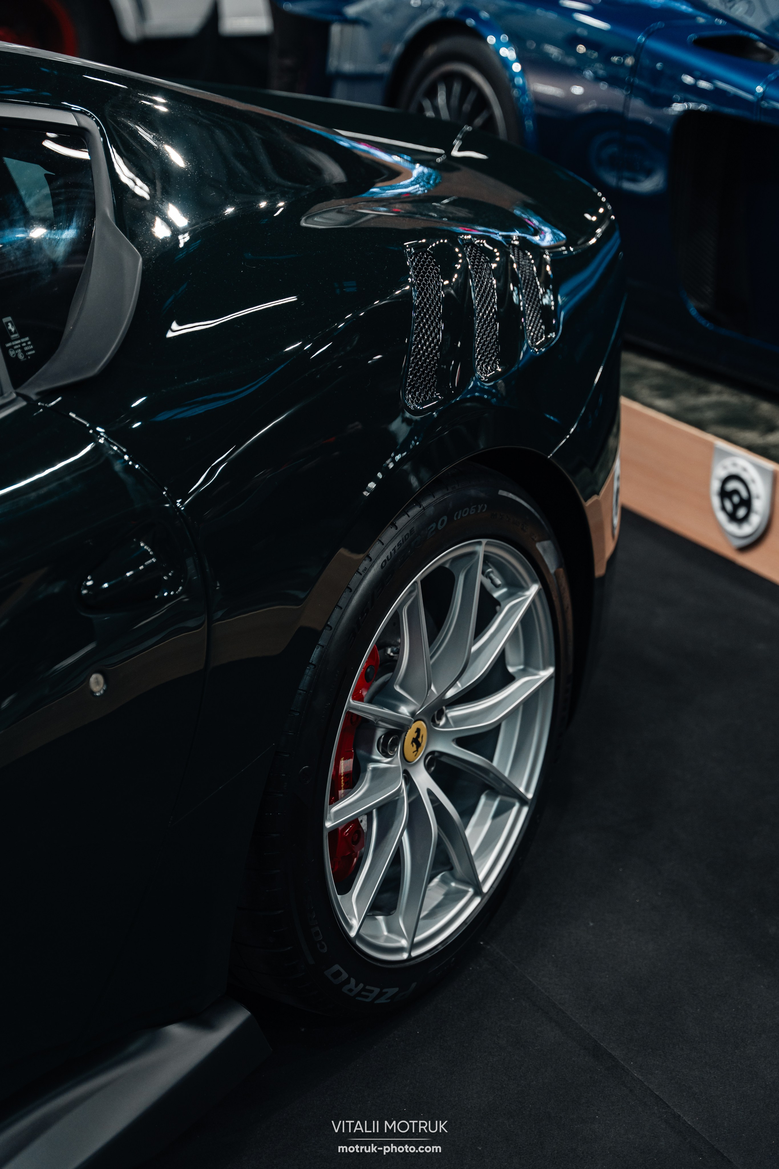 Retromobile-2024. Photographe de voitures à Paris — Vitalii Motruk