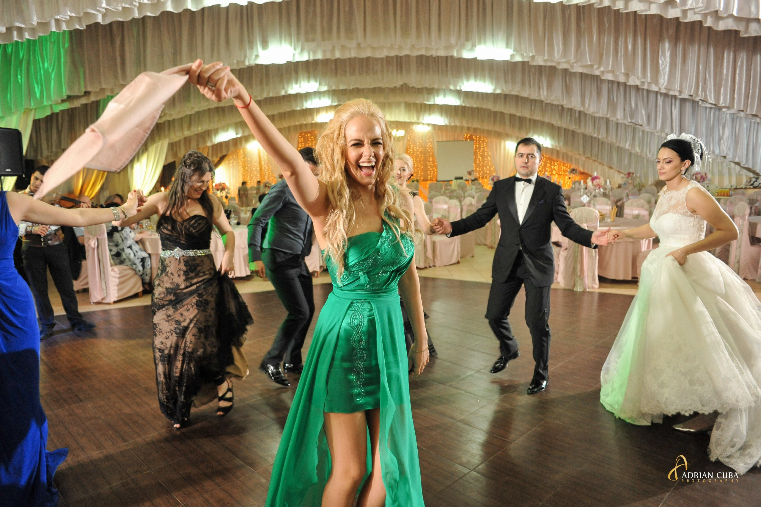 Fotograf nunta Iasi | Adrian Cuba — servicii profesionale de fotografie de nunta