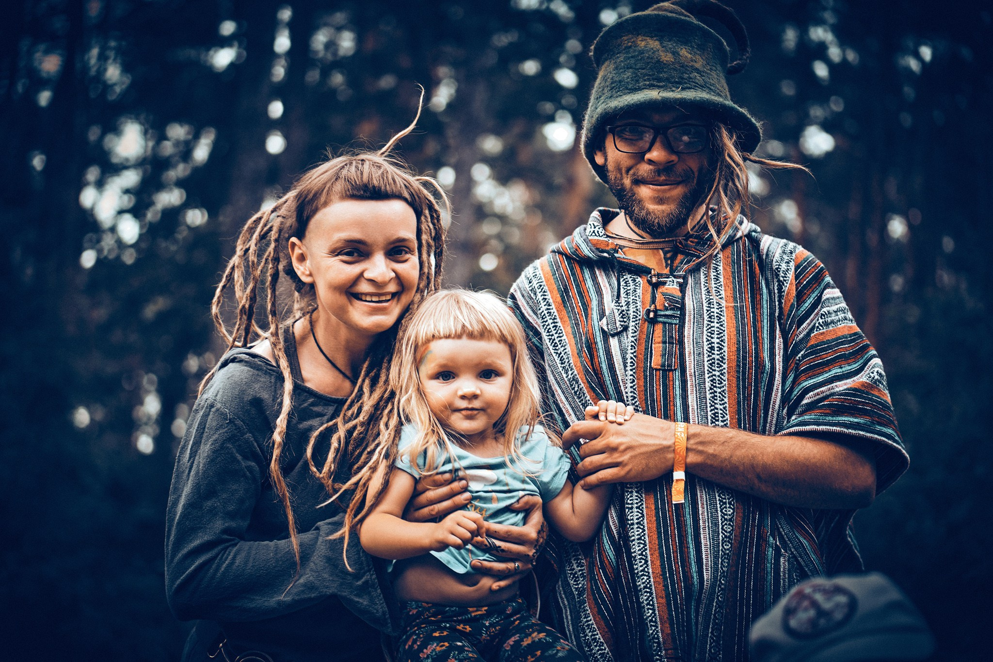 Portrety Ludzi, zrobione na Festiwalach Świadomościowych i Muzycznych: Dharma, ZIELONE KRĘGI, Wibracje, FRUŃ, Organic, Turkusowa Wyspa. Andriej Szypilow - Fotografia & Wideografia