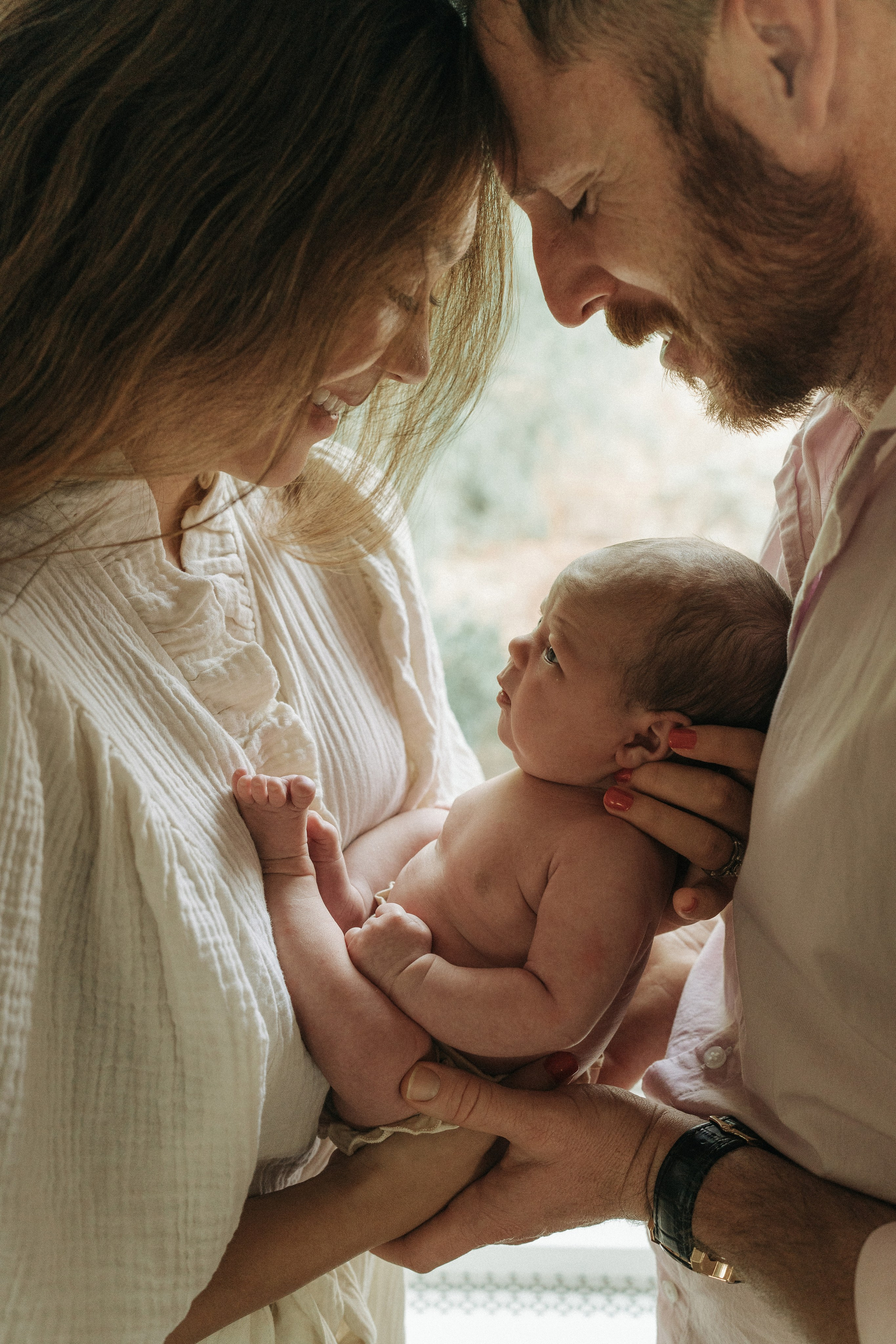 Newborn Photography with Parents – Gentle & Loving Moments. Alisa Tant — Family and newborn photographer Bucks County, Montgomery county, Philadelphia, NJ