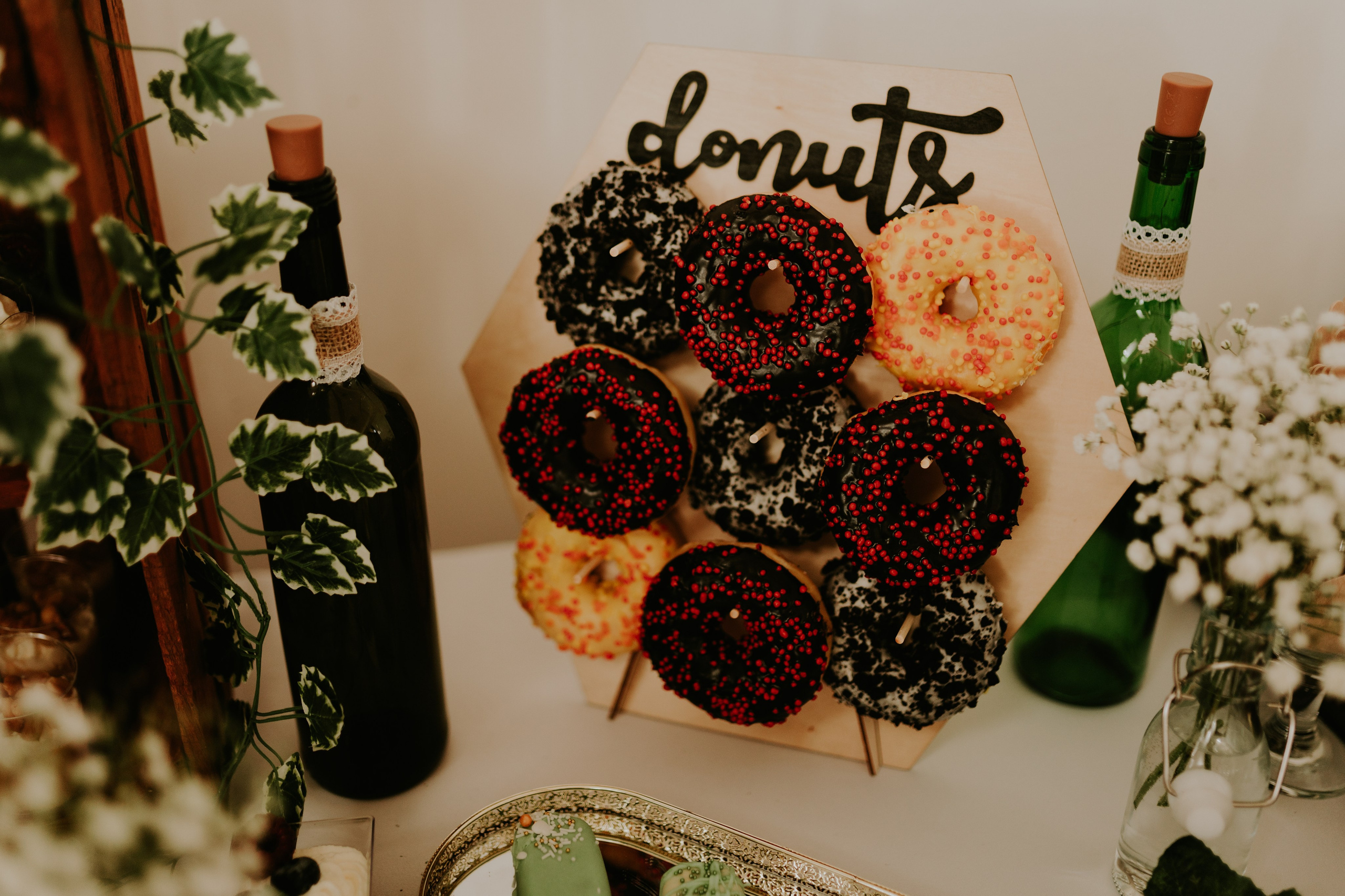 Dwór Wierzbno: plenerowy ślub pod wierzbą. Karkowskafoto - fotografia miłości