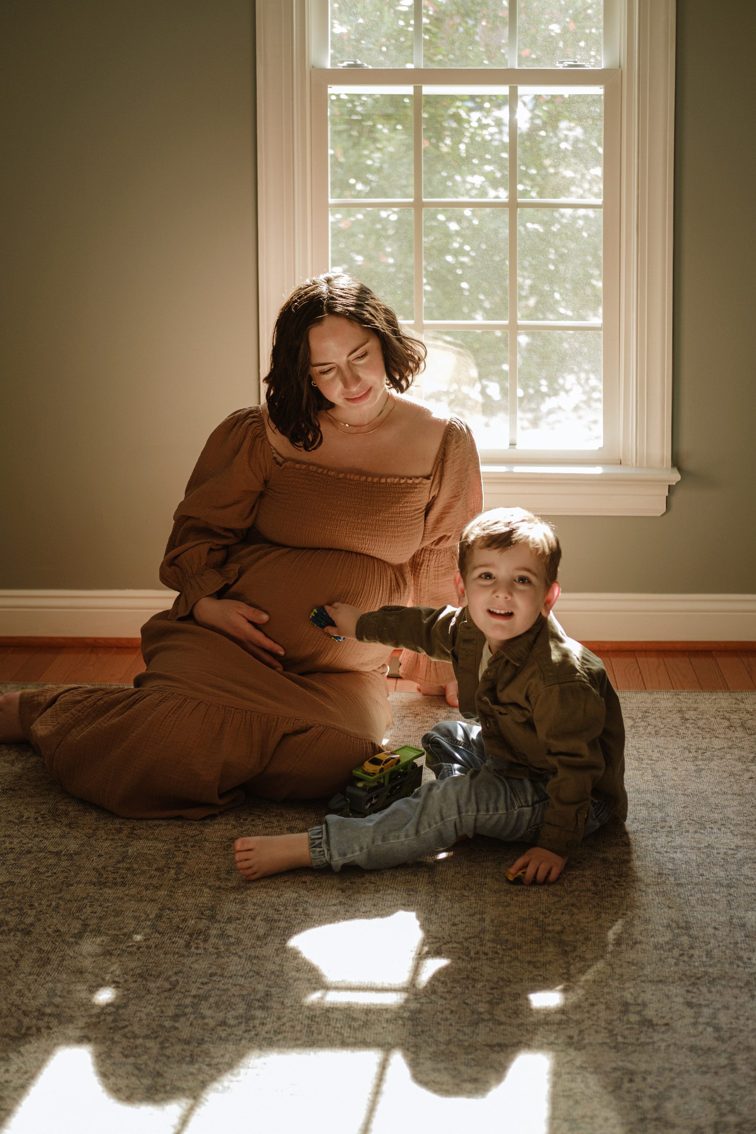 Richmond, VA Maternity Photographer | Editorial & Documentary Portraits. Family Photographer Richmond VA | Anna Dobrovolskaia