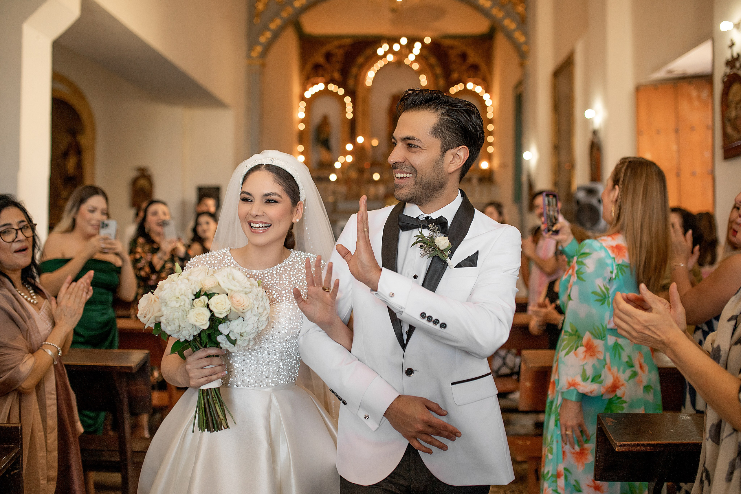 Photography and video for your wedding. Victoria Castellanos. Photographer in Mazatlán