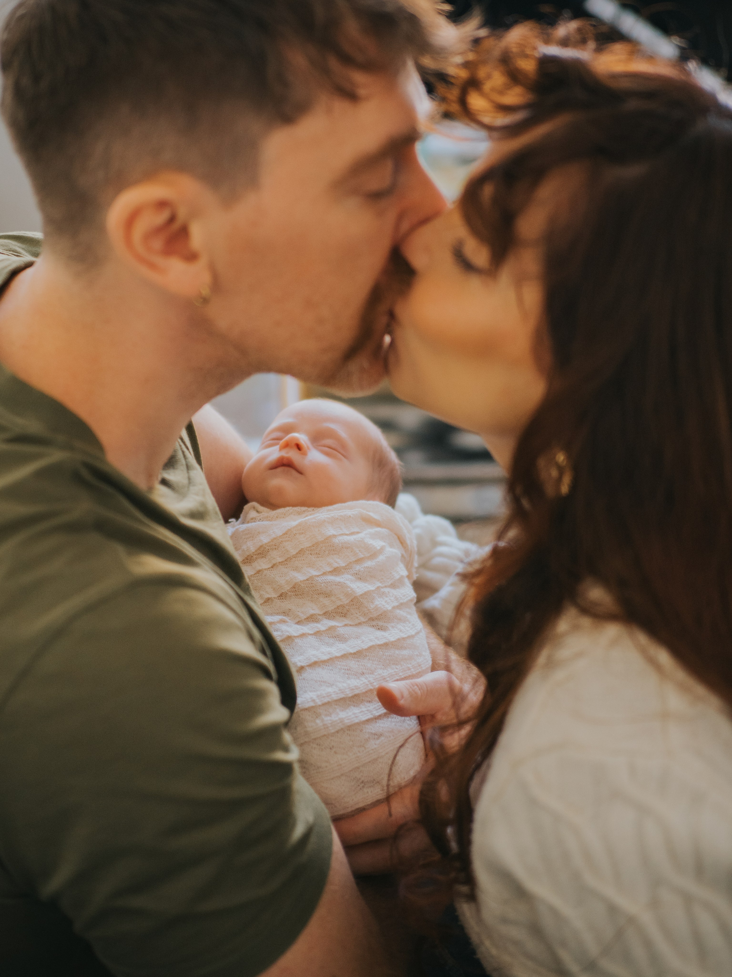 Newborn. Mimosa Studios — Motherhood & Family Photographer in Montreal