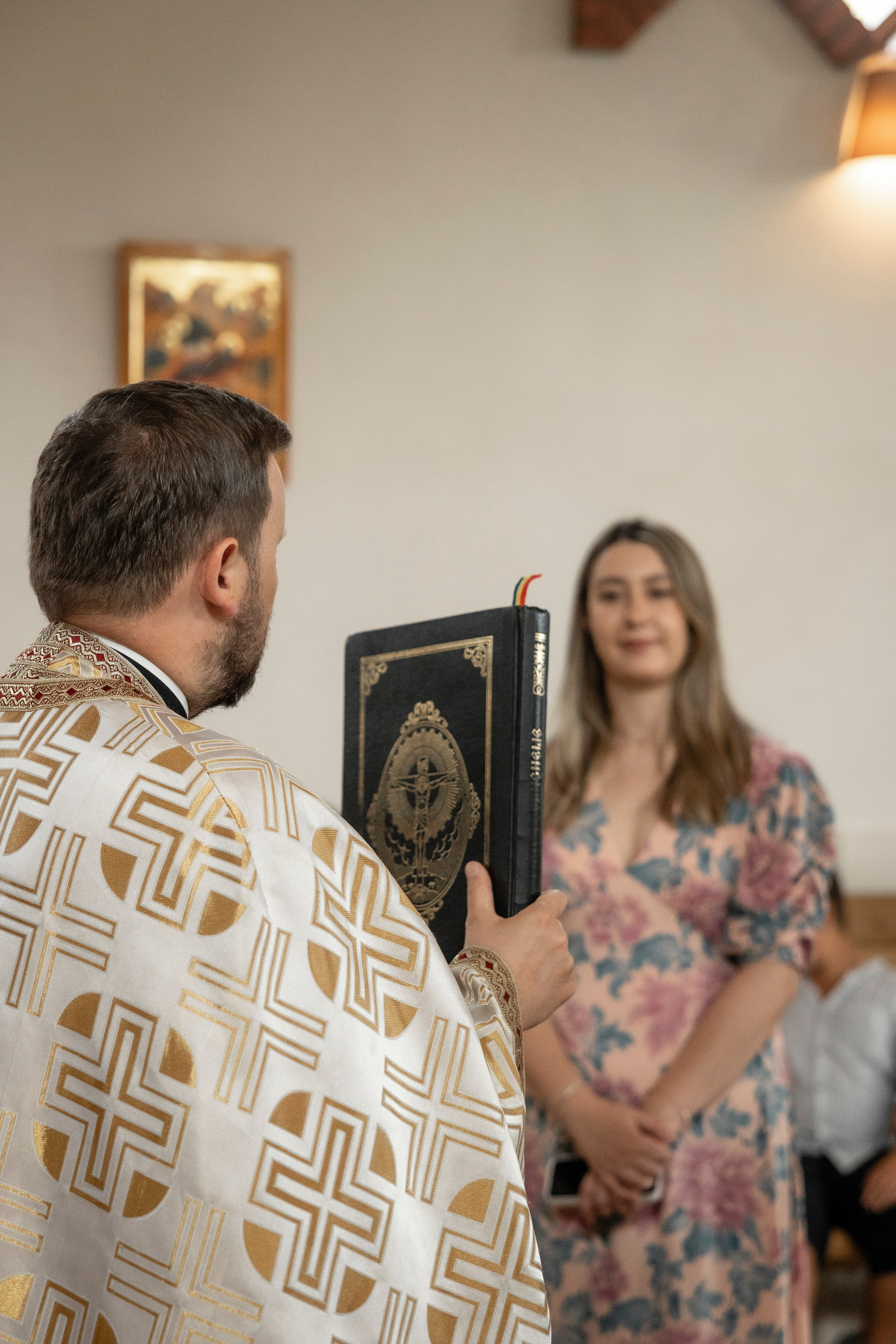 Noah’s christening in Tournefeille and Paroisse Orthodoxe Roumaine of Toulouse “La Protection de la Mère de Dieu”. Eugénie Smirnova — photographe à Toulouse et dans le sud-ouest de la France