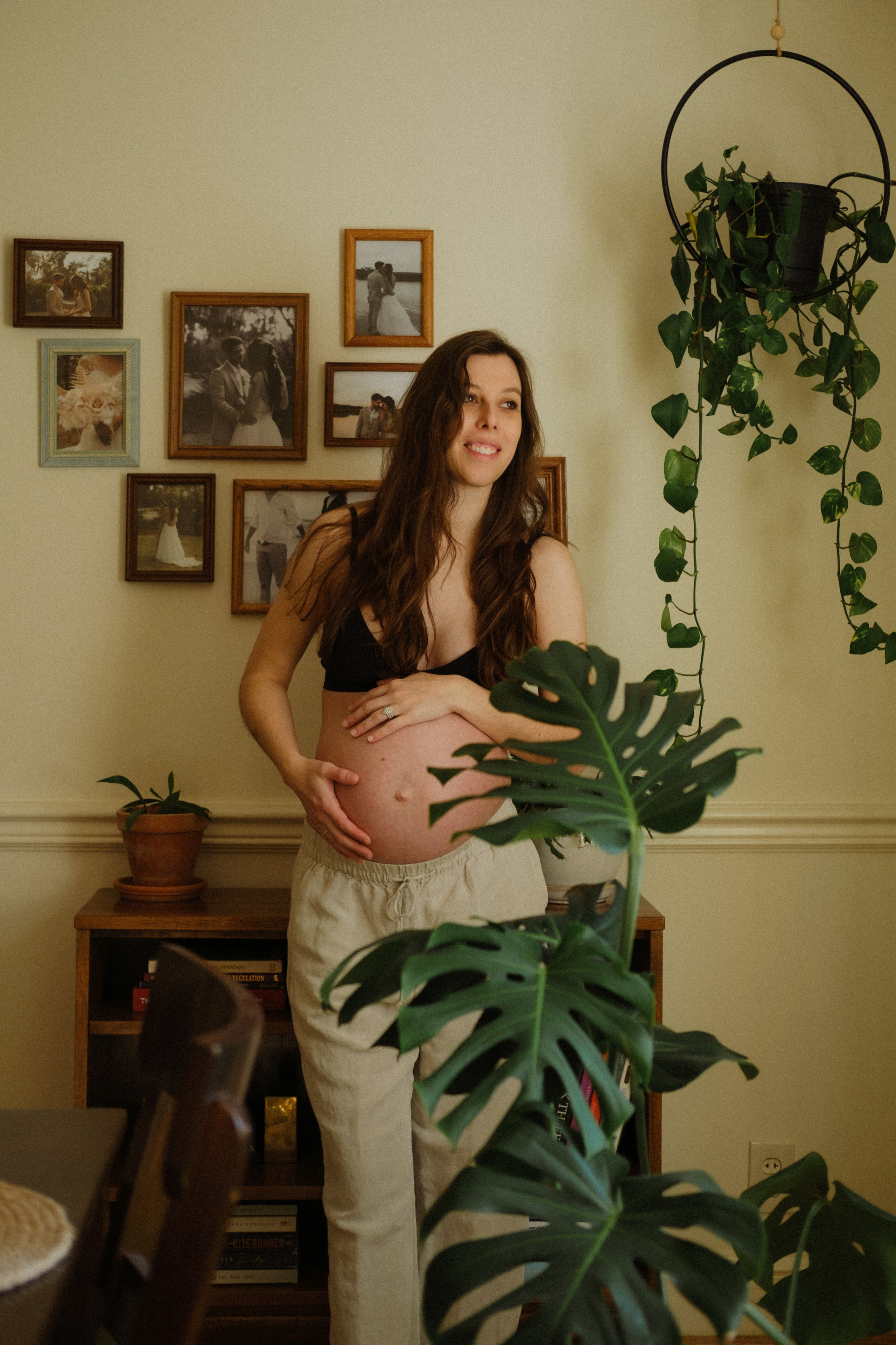 Maternity Photography Portfolio | Artistically capturing pregnancy in Richmond, VA. Family Photographer Richmond VA | Anna Dobrovolskaia