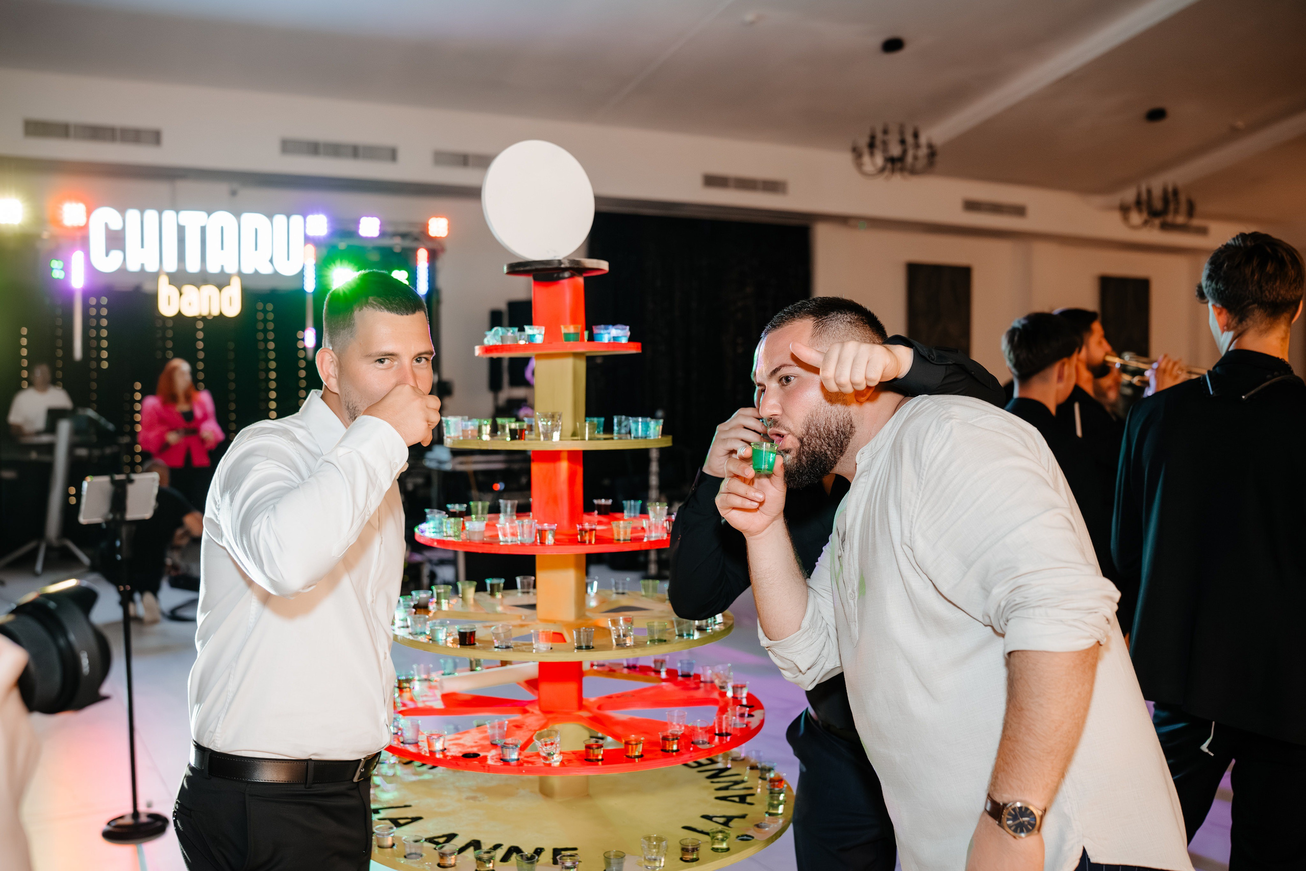 Catalina & Remus. Raw Studio. Fotograful tau de nunta!