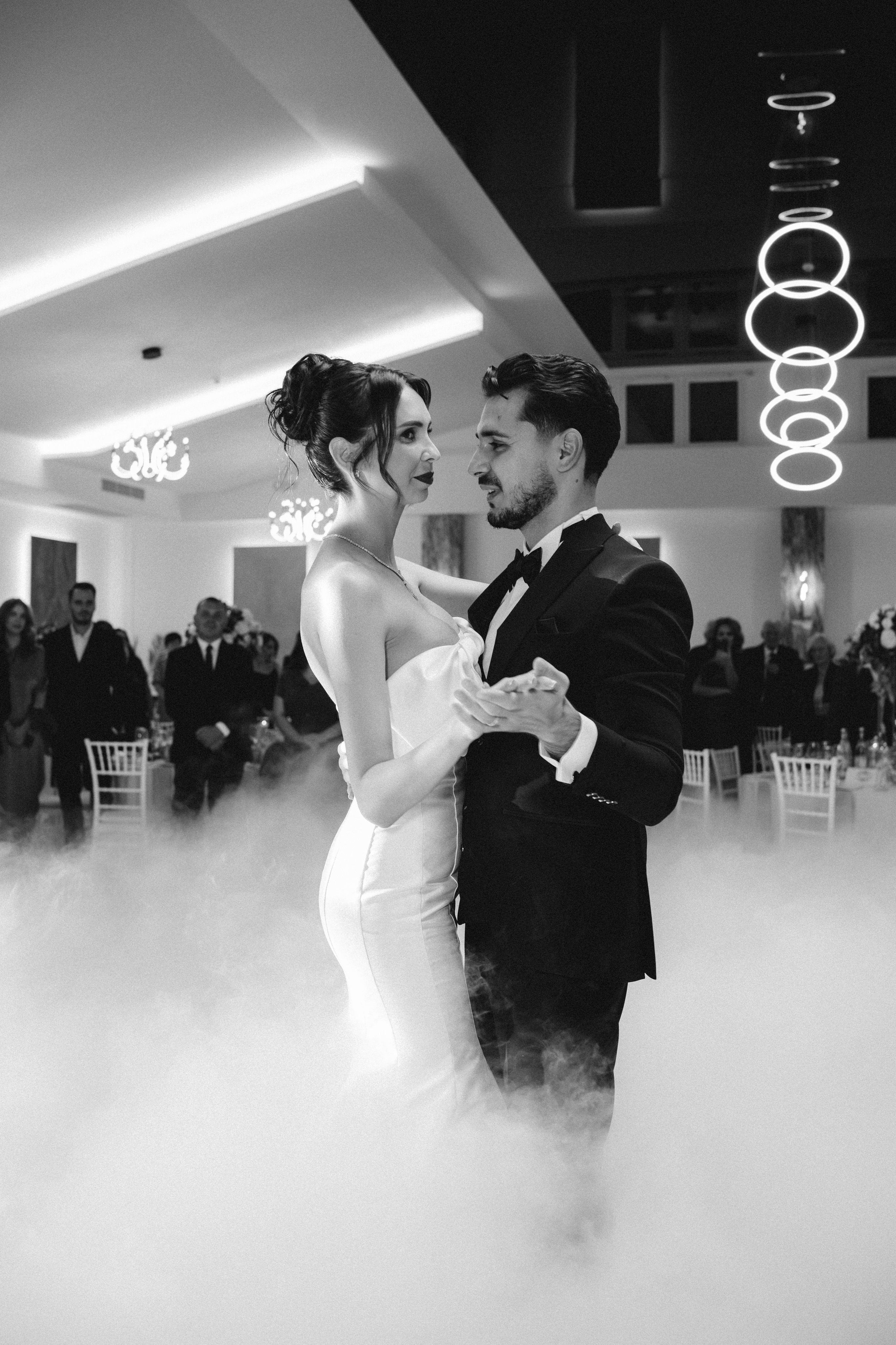 Povestea de nuntă a lui Anca și Dragoș în Bacău | Fotografie de Eveniment. Raw Studio. Fotograful tau de nunta!