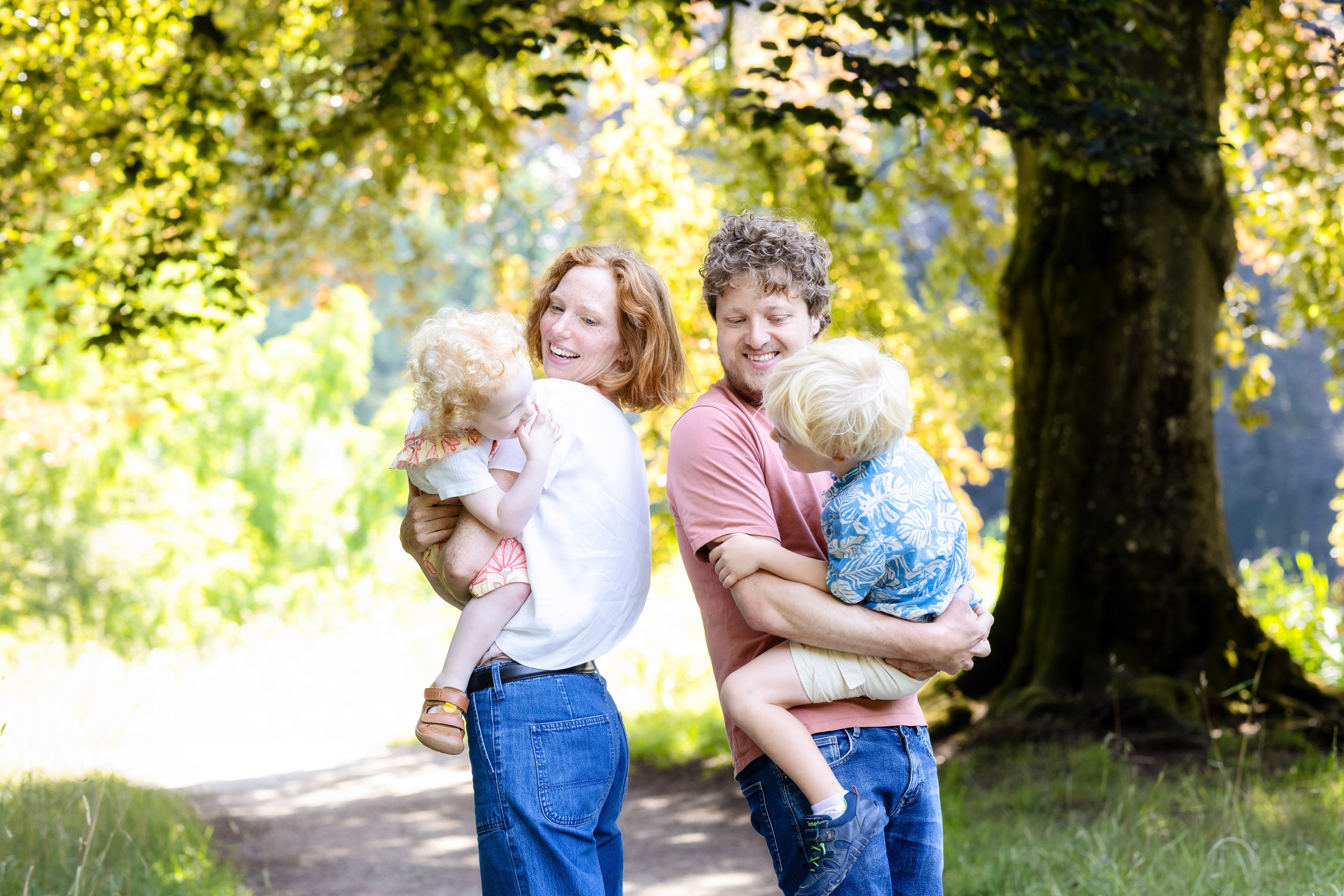Fotoshoot Gezin – Spontane & Warme Gezinsfotografie. Familie en huwelijksfotograaf in Zwolle Overijssel
