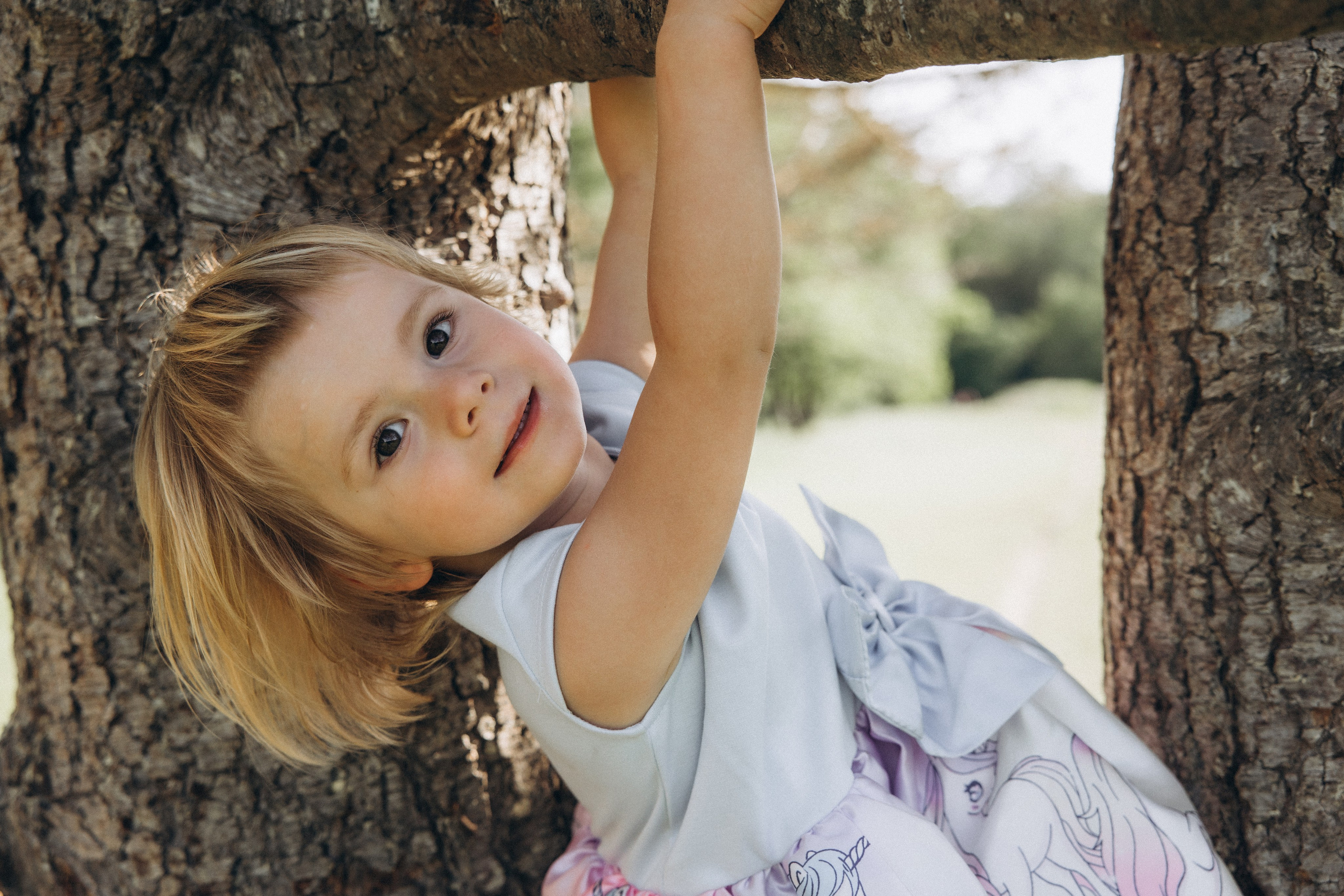Séance photo en famille Forêt de Bouconne. Eugénie Smirnova — photographe à Toulouse et dans le sud-ouest de la France