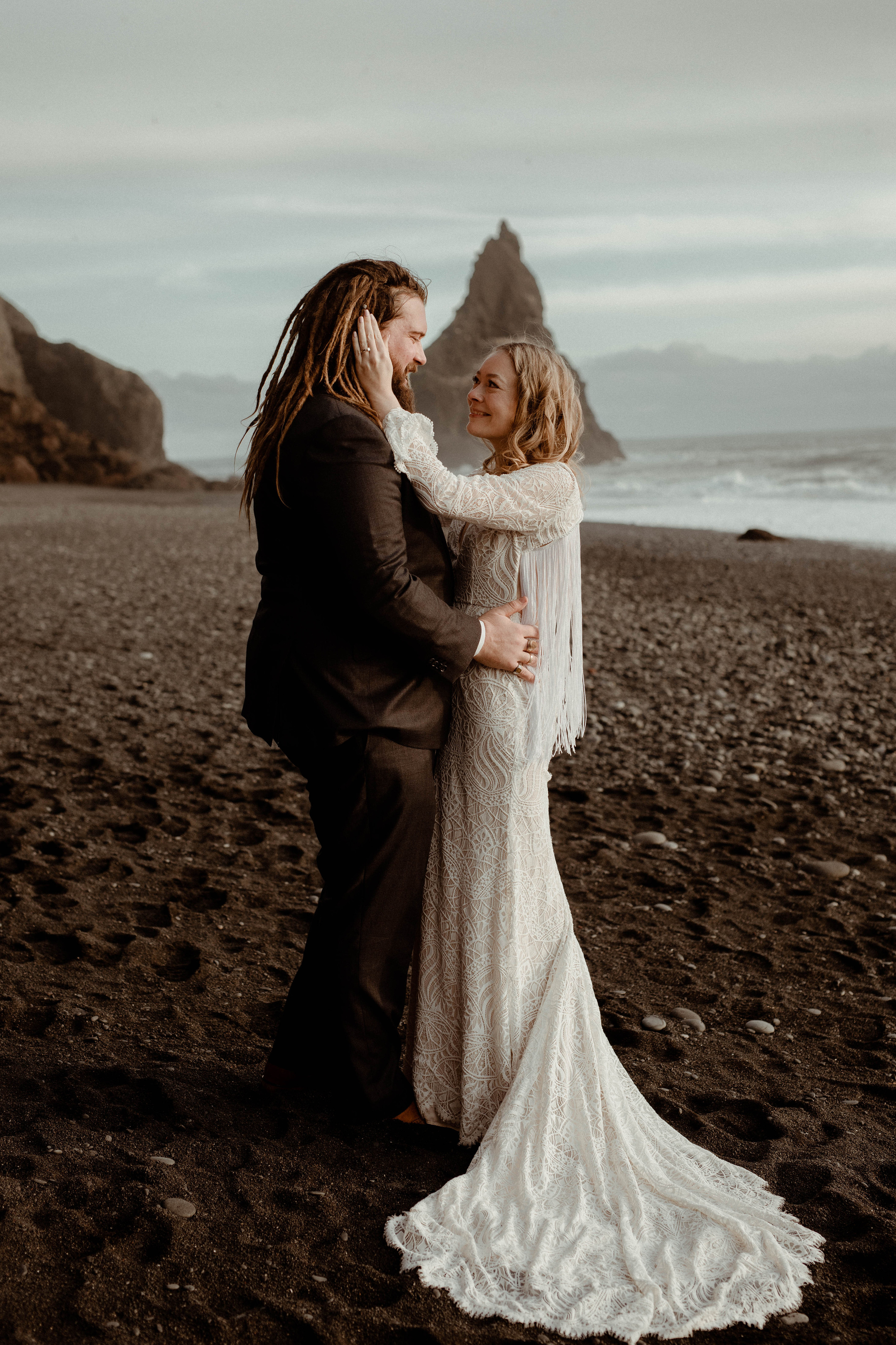 Daisy+Jacob. Iceland elopement photographer & videographer