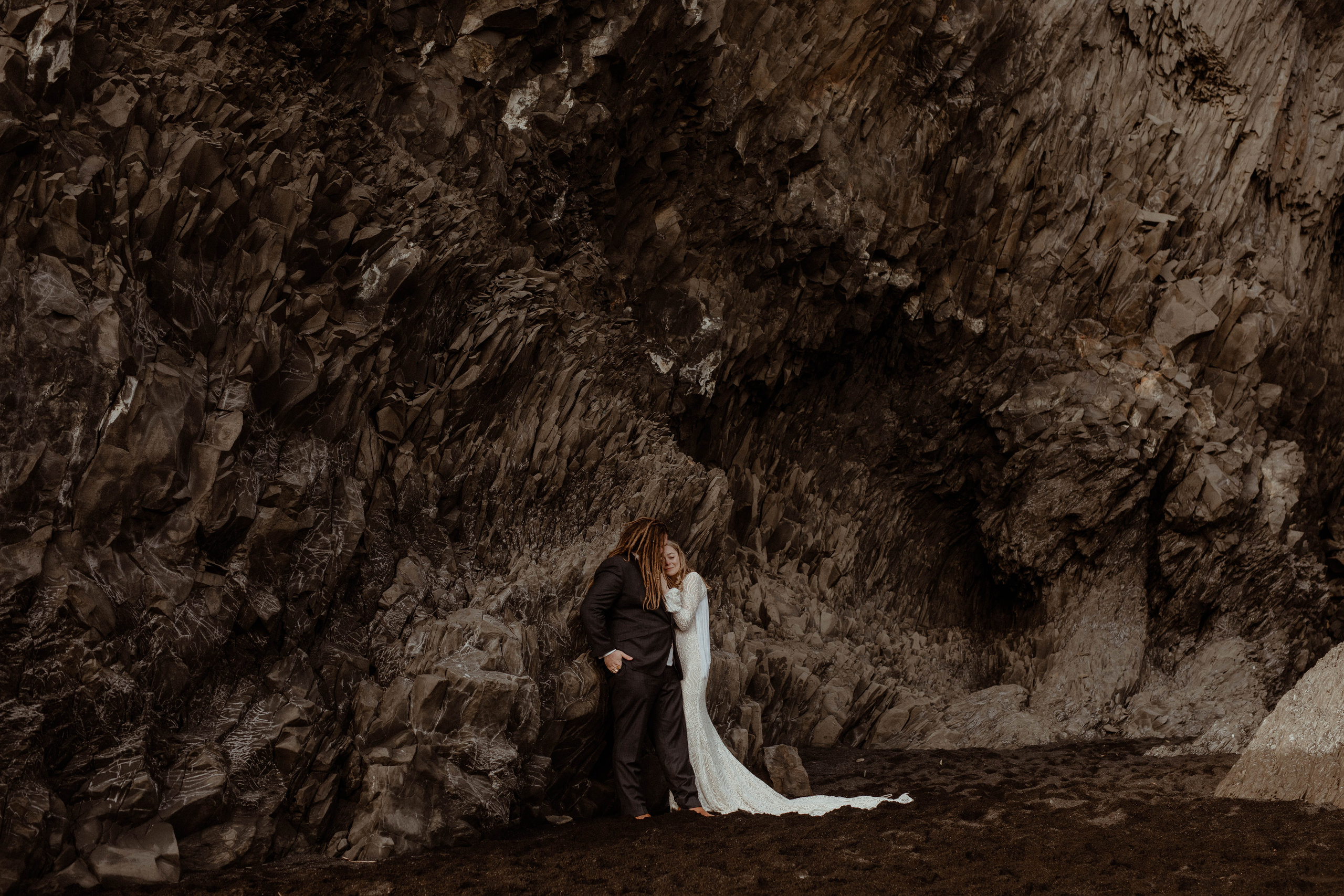 Daisy+Jacob. Iceland elopement photographer & videographer