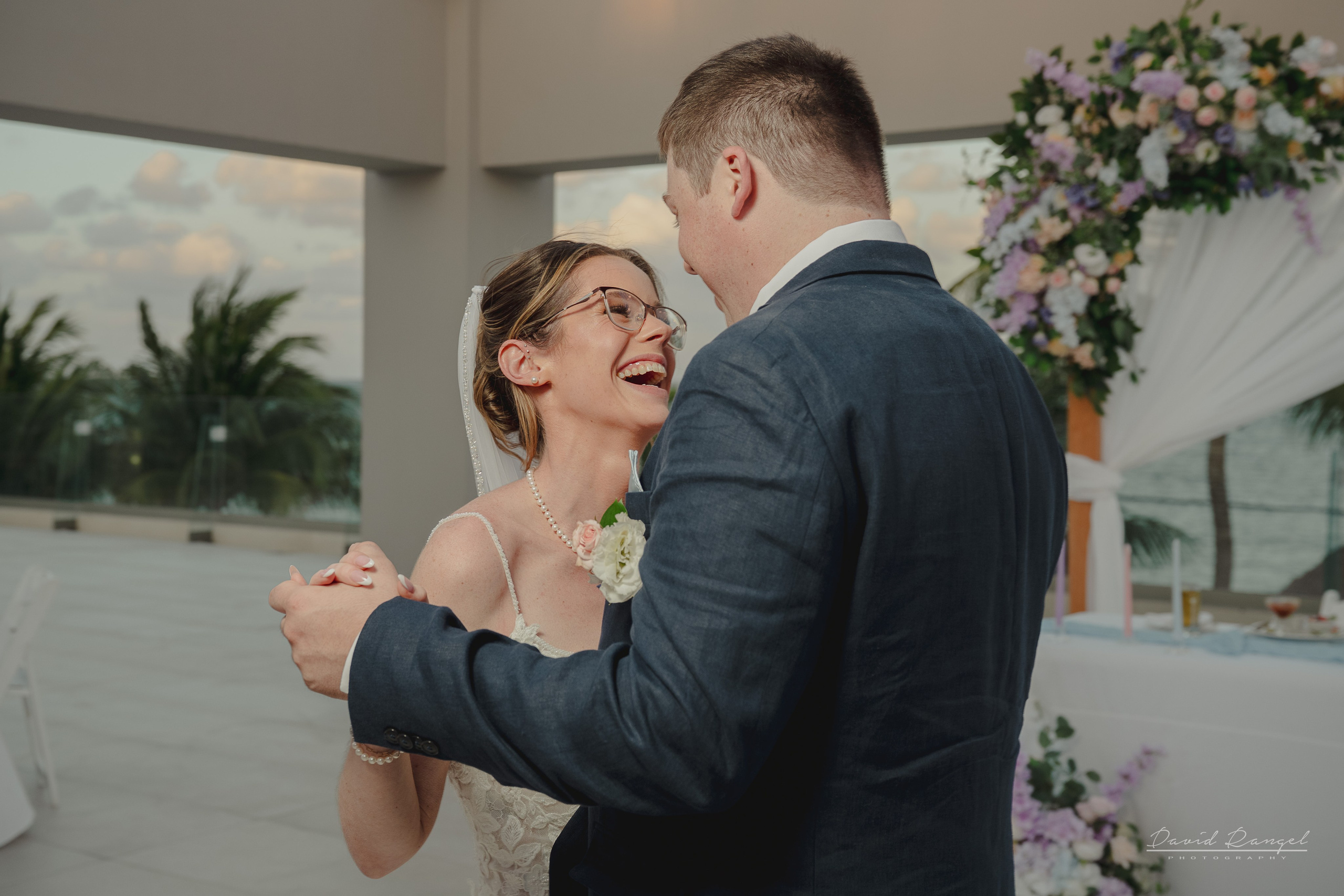 Danielle and Joshua’s sneak peek wedding. Destination wedding photographer based in Cancun and Riviera Maya with service worldwide