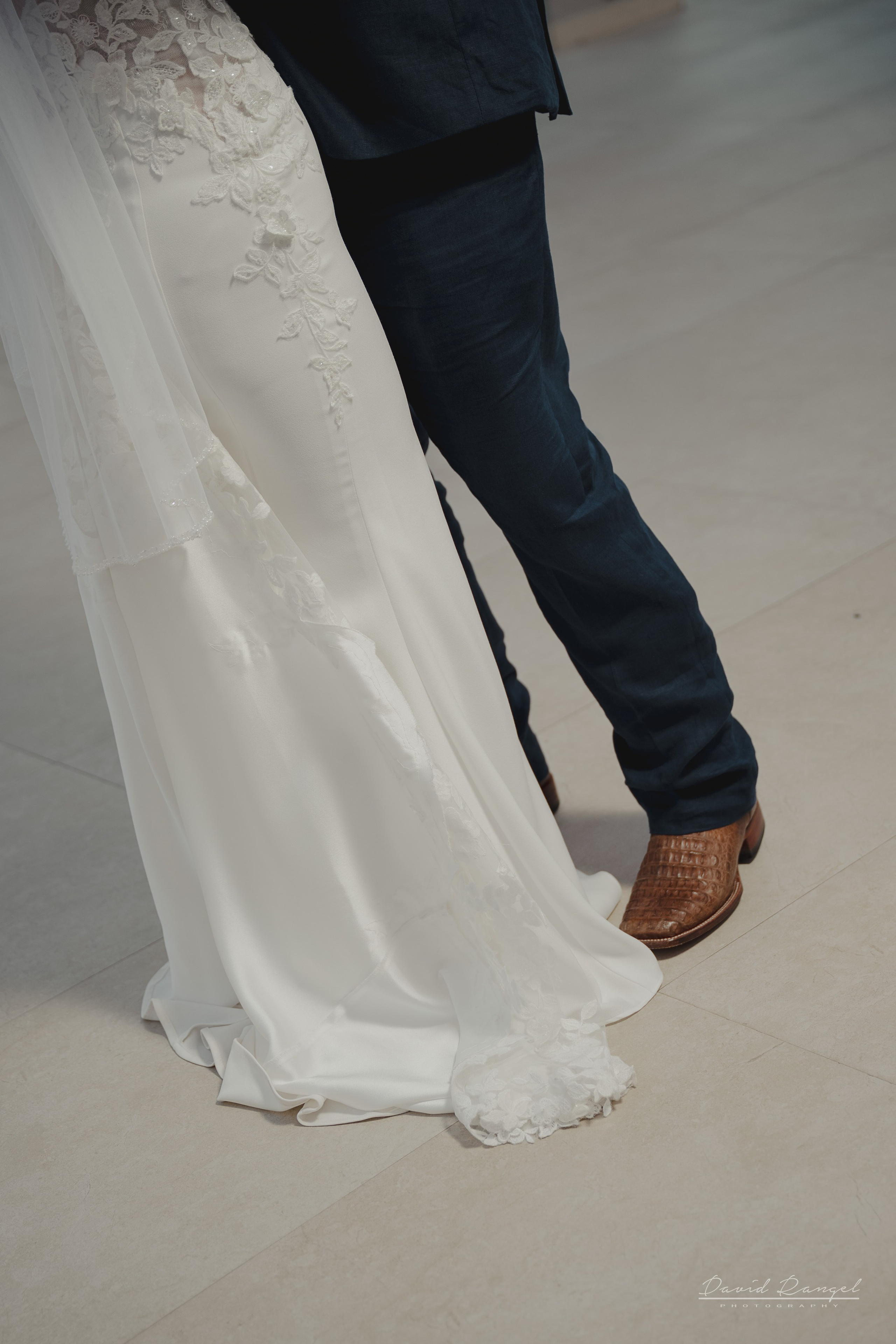 Danielle and Joshua’s sneak peek wedding. Destination wedding photographer based in Cancun and Riviera Maya with service worldwide