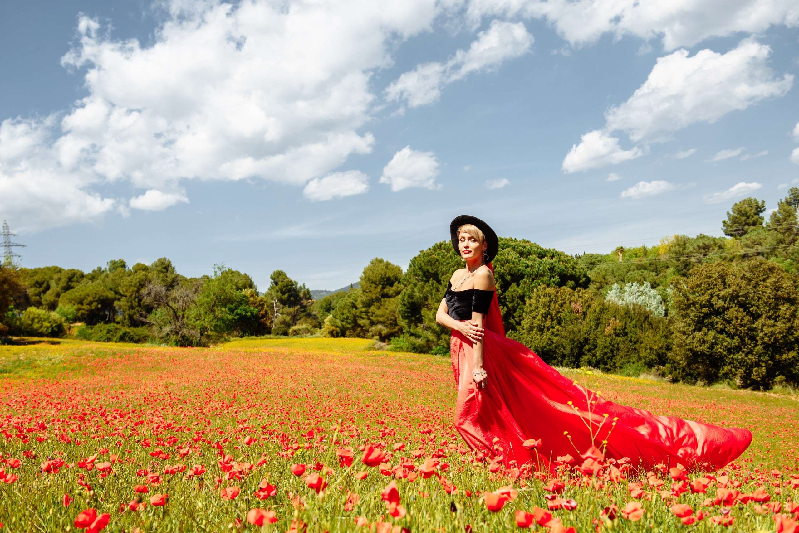 Olga Campos flores rojos. Фотограф Екатерина Гасанова — фотосессии в Барселоне