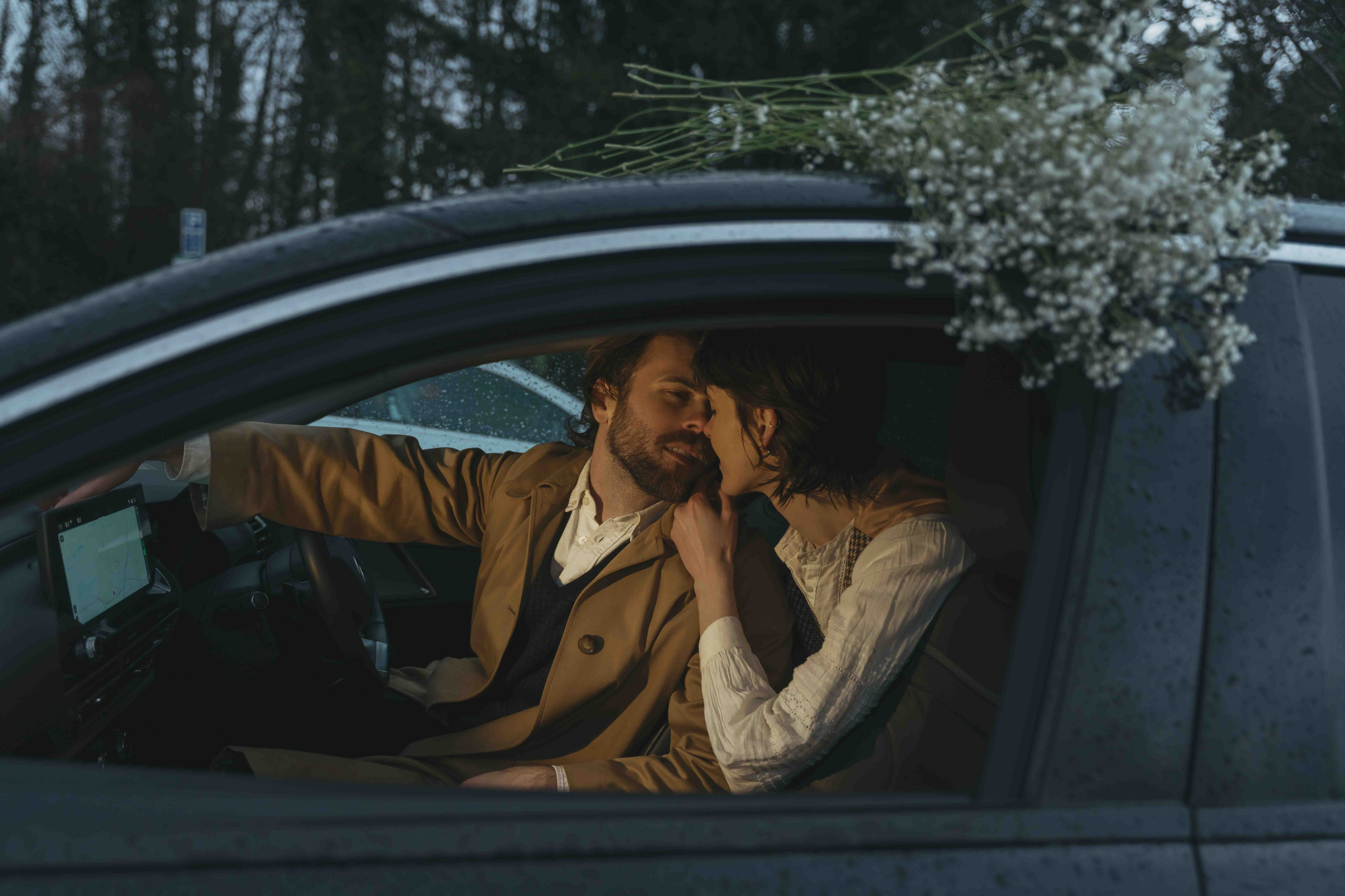 Rainy Engagement Photoshoot in Castle Combe, Cotswolds | Cinematic Love Story. London Wedding Photographer | Engagement & Proposal Photography by Natasha Ferreira