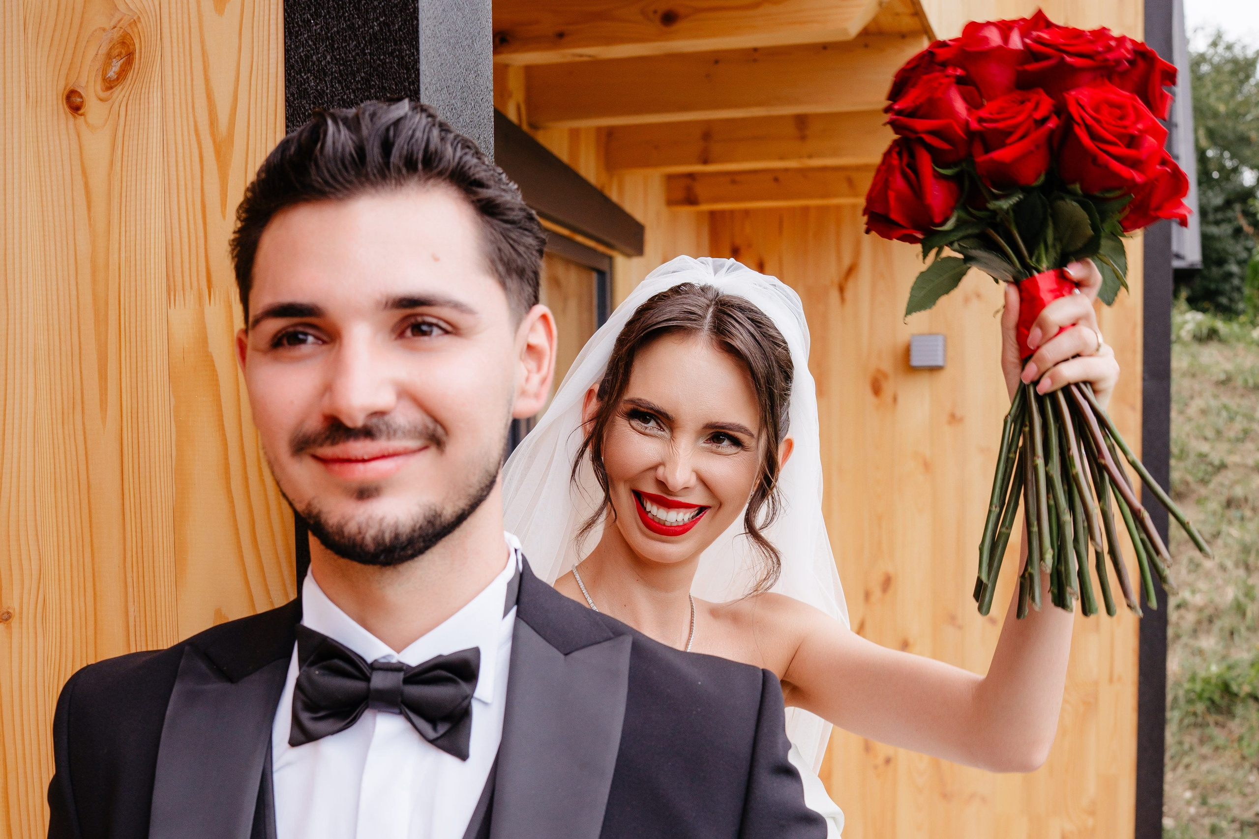 Povestea de nuntă a lui Anca și Dragoș în Bacău | Fotografie de Eveniment. Raw Studio. Fotograful tau de nunta!