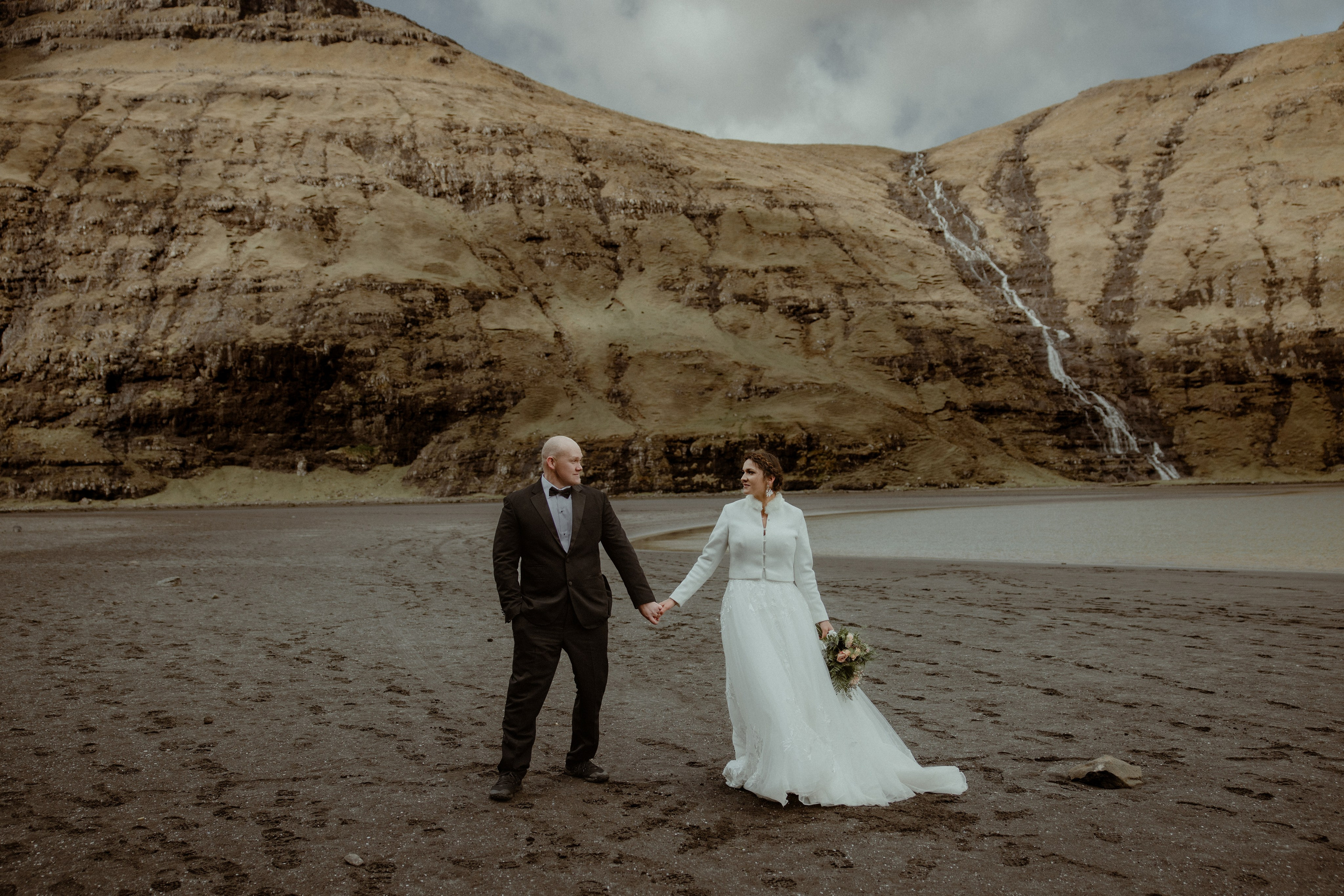 Faroe Islands elopement | Adventure wedding in Faroe Islands. Iceland elopement photographer & videographer