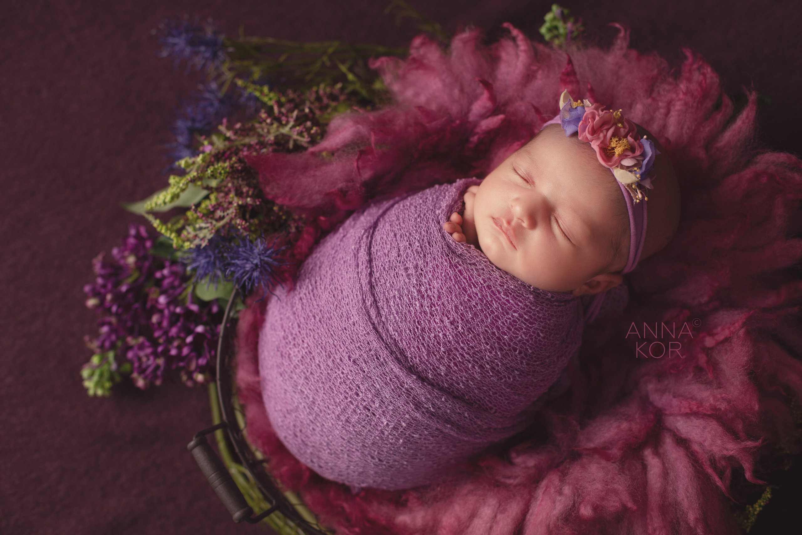 ANNA KOR Newborn Photographer in the UAE