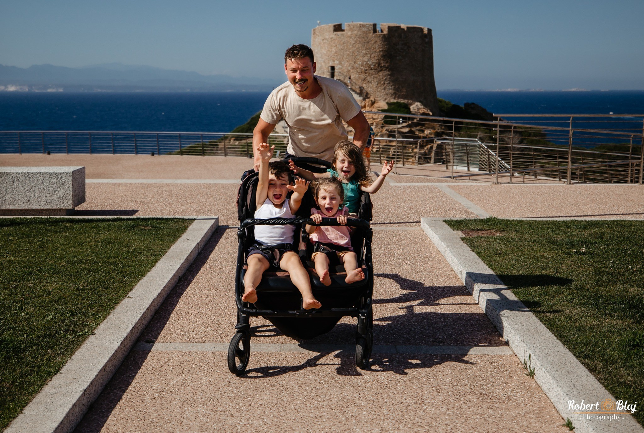 DESPRE MINE. Robert Blaj - Fotograf Nuntă Iași