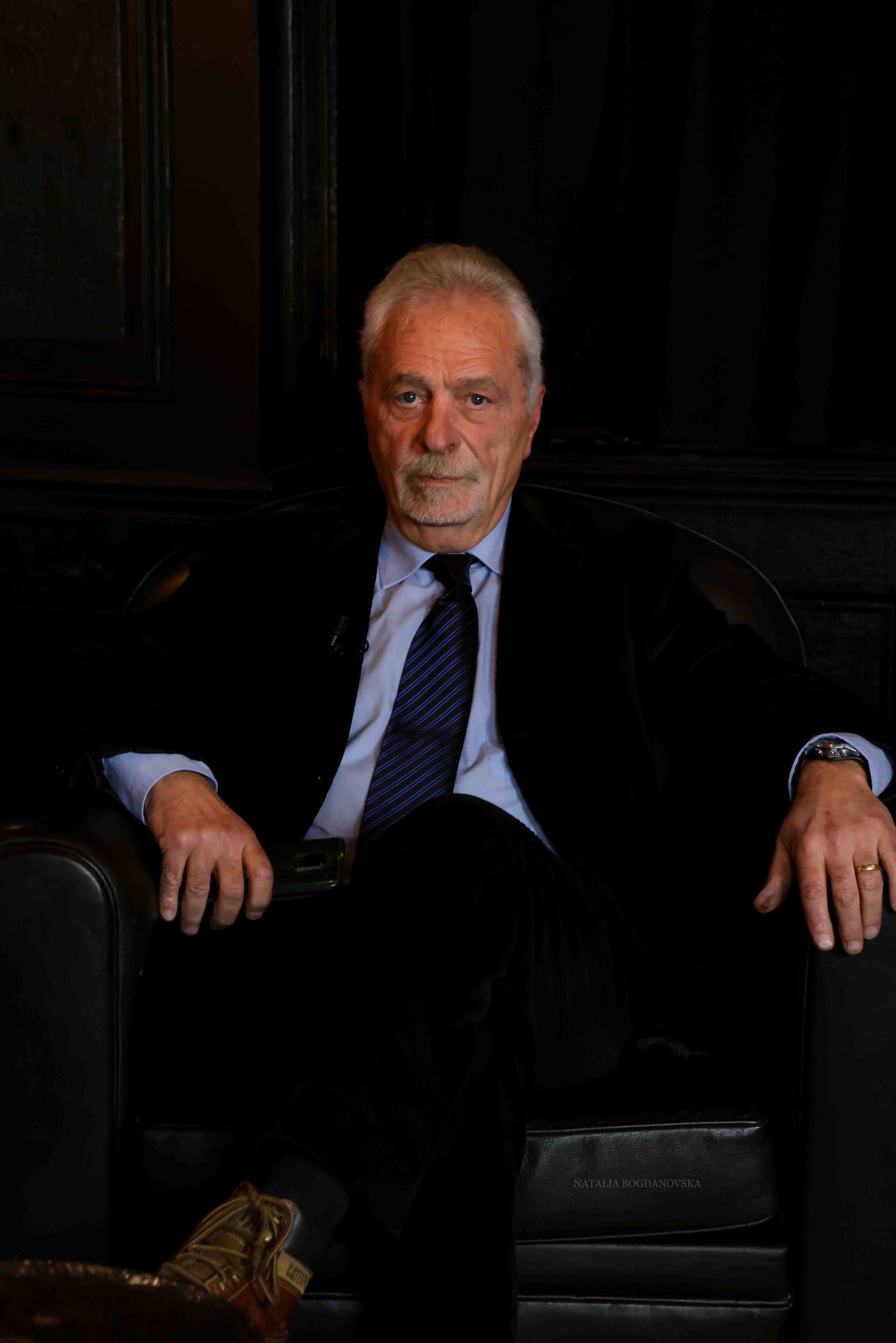 TOUCHE PAS A MON FLIC!. Natalia Bogdanovska. Films et photographie corporate en France