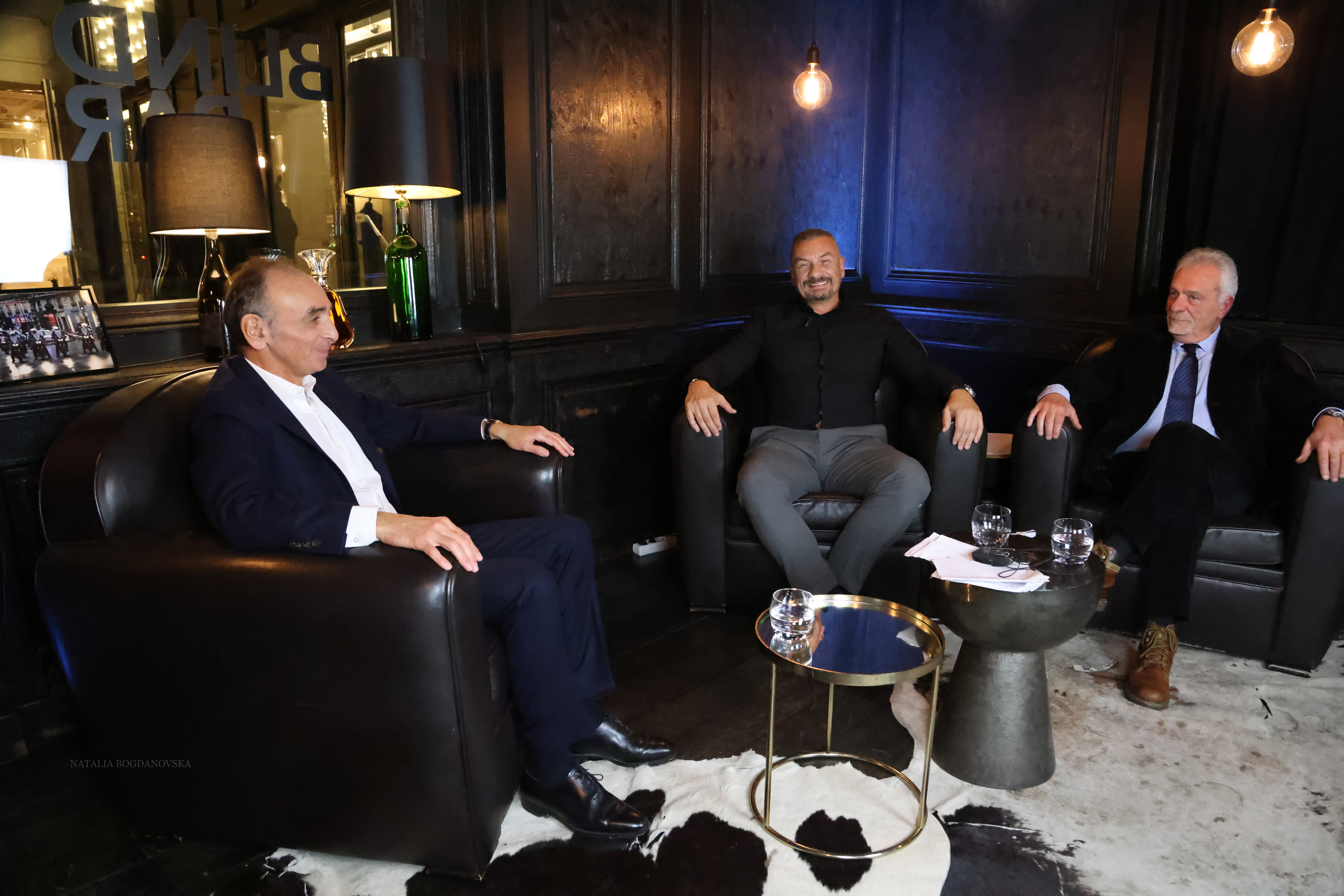 TOUCHE PAS A MON FLIC!. Natalia Bogdanovska. Films et photographie corporate en France