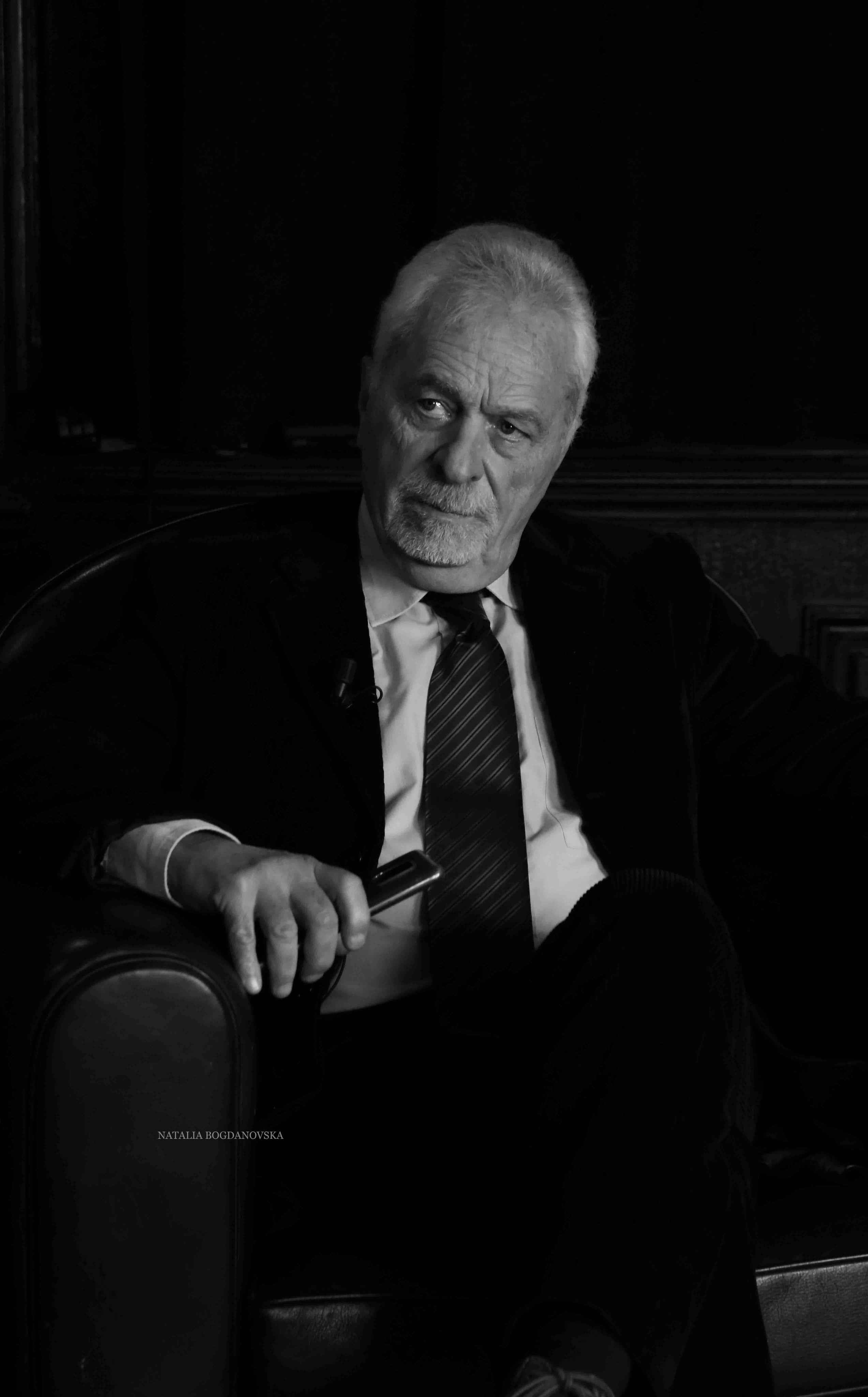 TOUCHE PAS A MON FLIC!. Natalia Bogdanovska. Films et photographie corporate en France