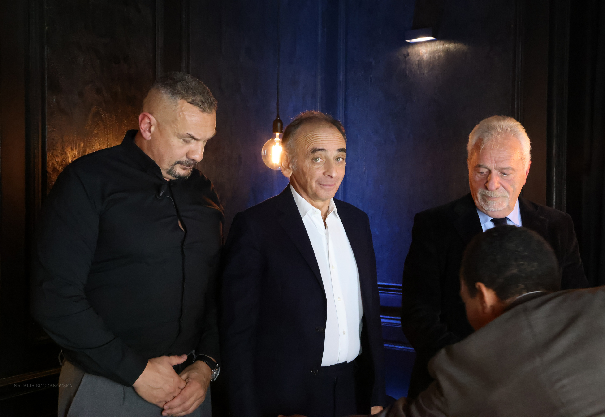 TOUCHE PAS A MON FLIC!. Natalia Bogdanovska. Films et photographie corporate en France