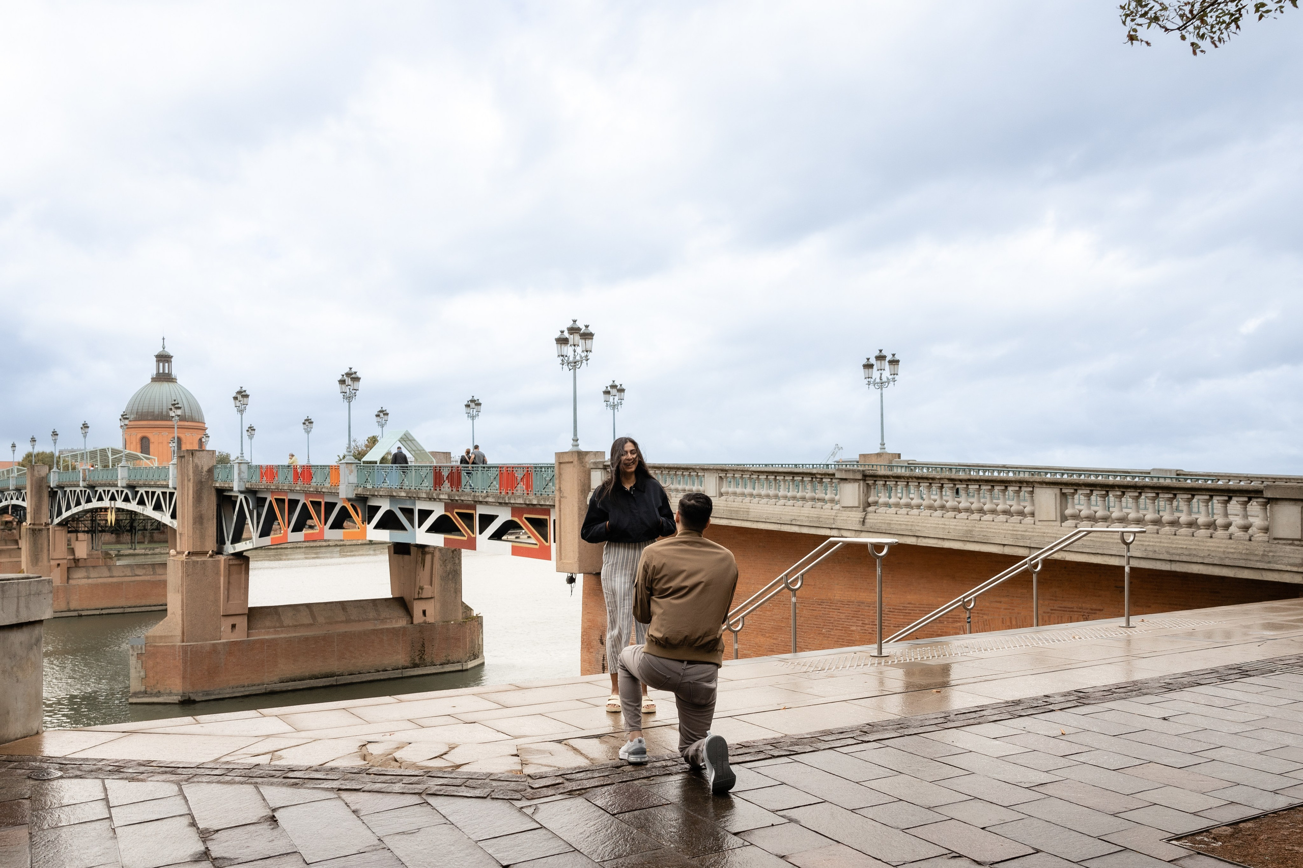 Surprise Proposal in Toulouse. Eugénie Smirnova — your photographer in Toulouse and southwest France