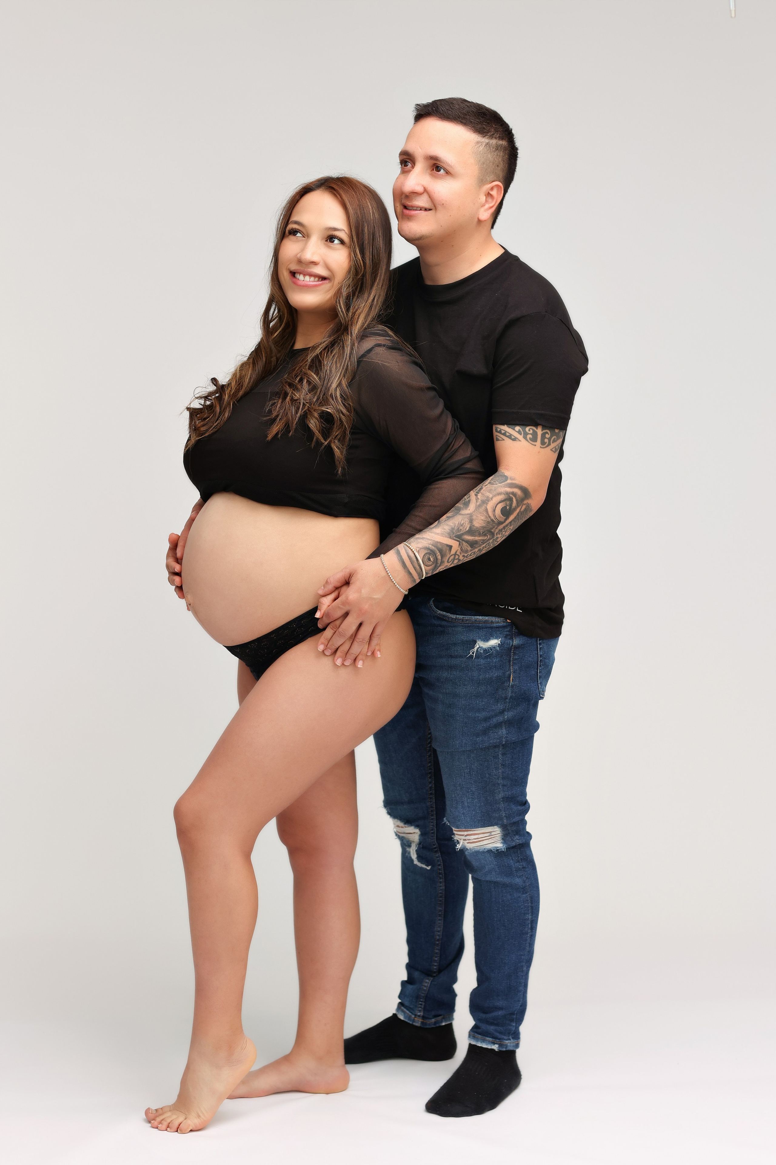 Nueva Sesión Embarazo En Estudio. Fotografía de Eventos, Embarazo y Familiar en Pirineos