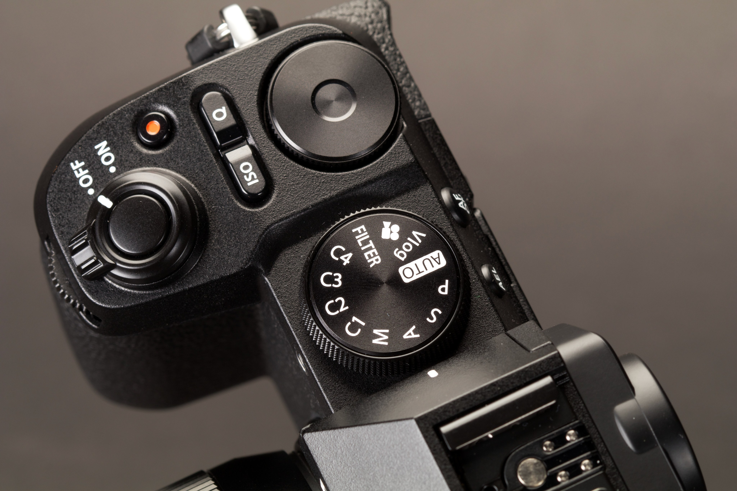How to Choose a Good and Inexpensive Camera in 2025? Photographer’s Advice