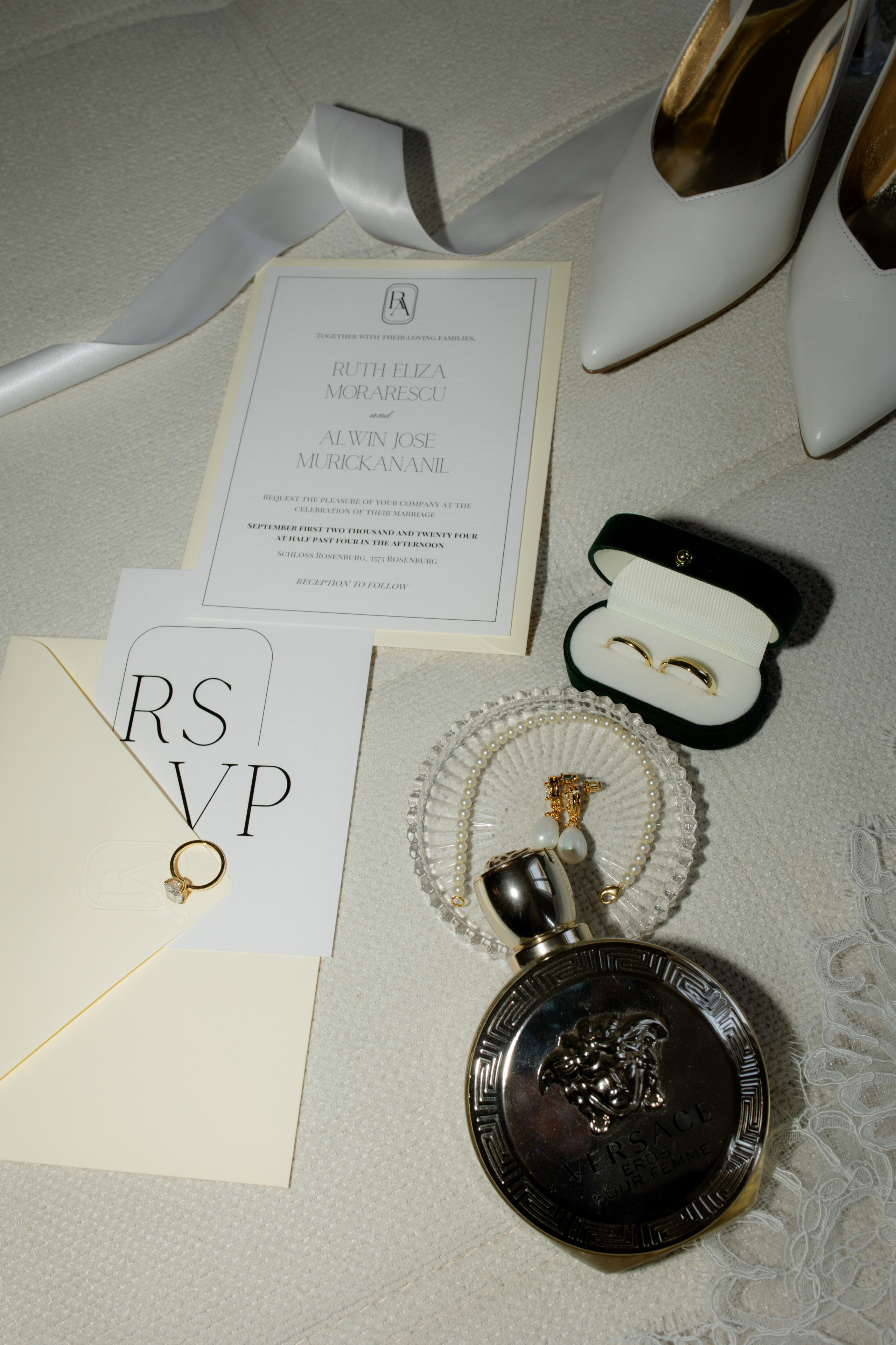 Elegant Castle Wedding in Austria | Alwin & Ruth’s Fairytale Celebration. Wedding photographer and videographer based in Timisoara, Romania