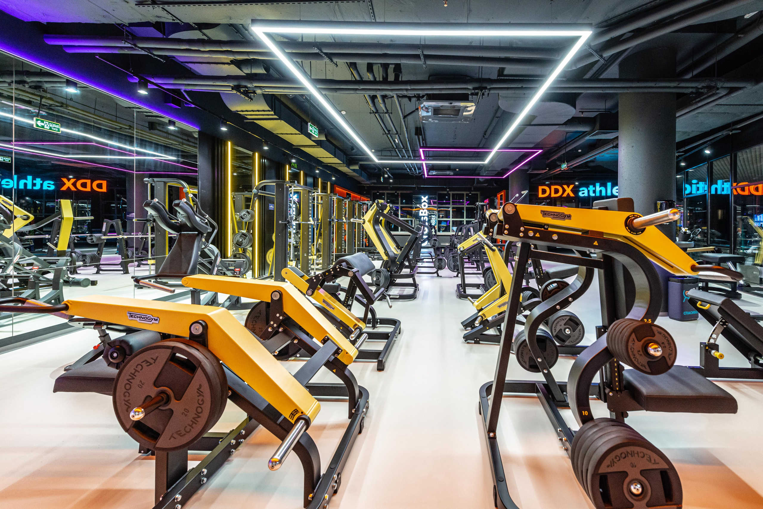 Фитнес-клуб DDX Fitness в Б. Овчинниковском переулок. ФОТОГРАФ МЕКСИКА КИНТАНА-РОО
