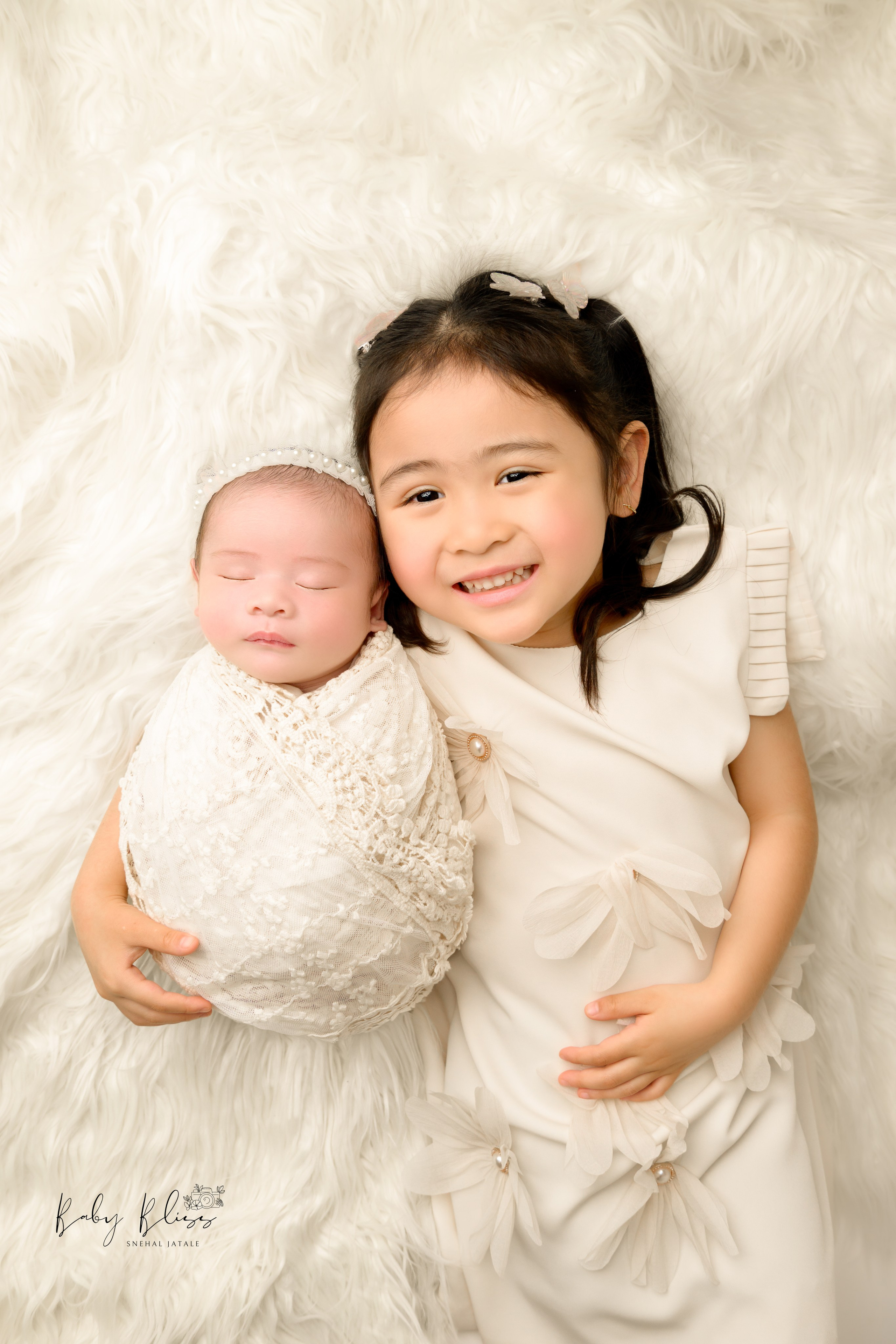 Best newborn photographer in Doha, Qatar. Best infant photoshoot in Doha, Qatar. Newborn photo session in Doha Qatar, baby, sitter, cake smash, pre-birthday, maternity, family photographer in Doha, Qatar