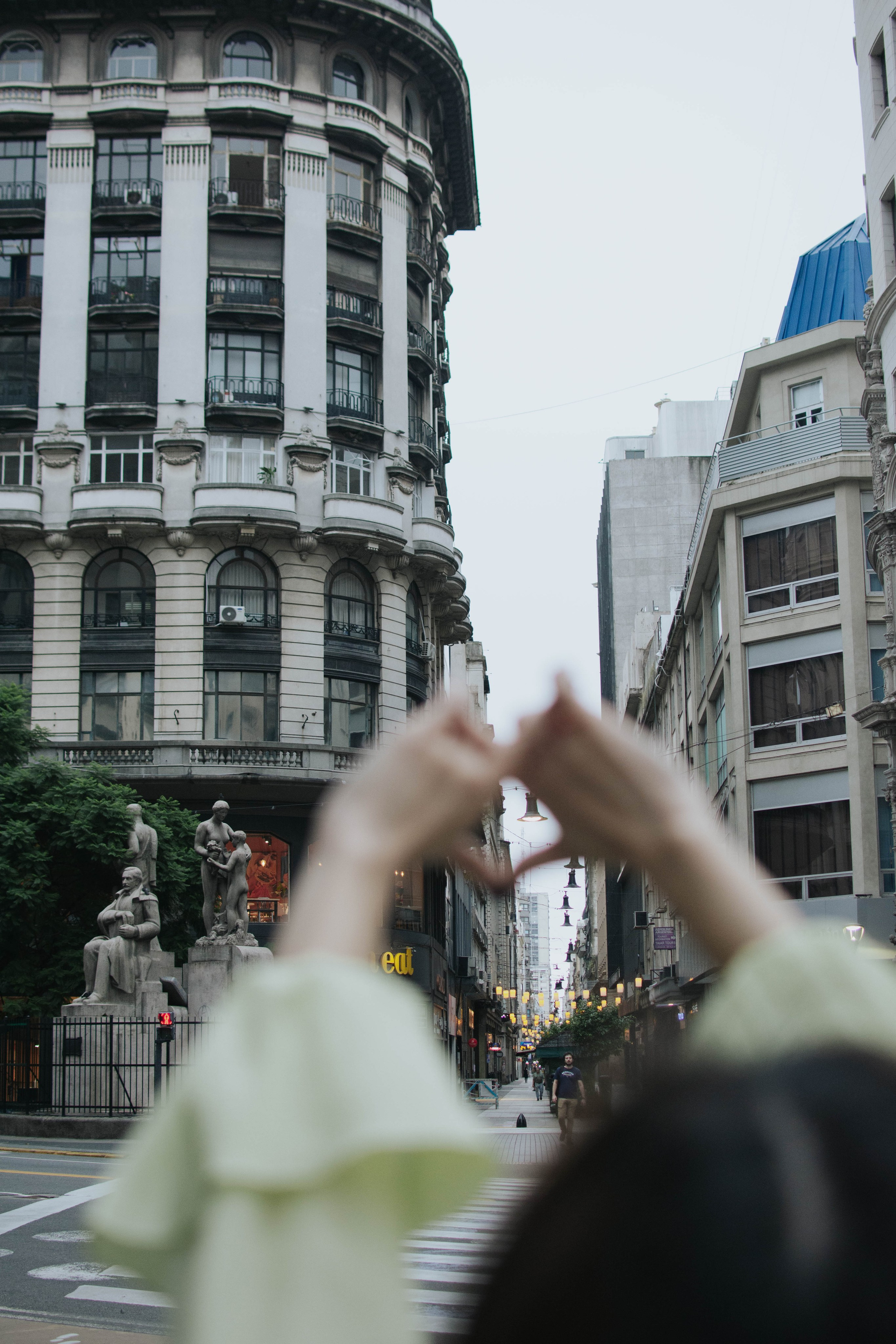 Manbing in Buenos Aires. Photographer @elmirkami in the city of Buenos Aires