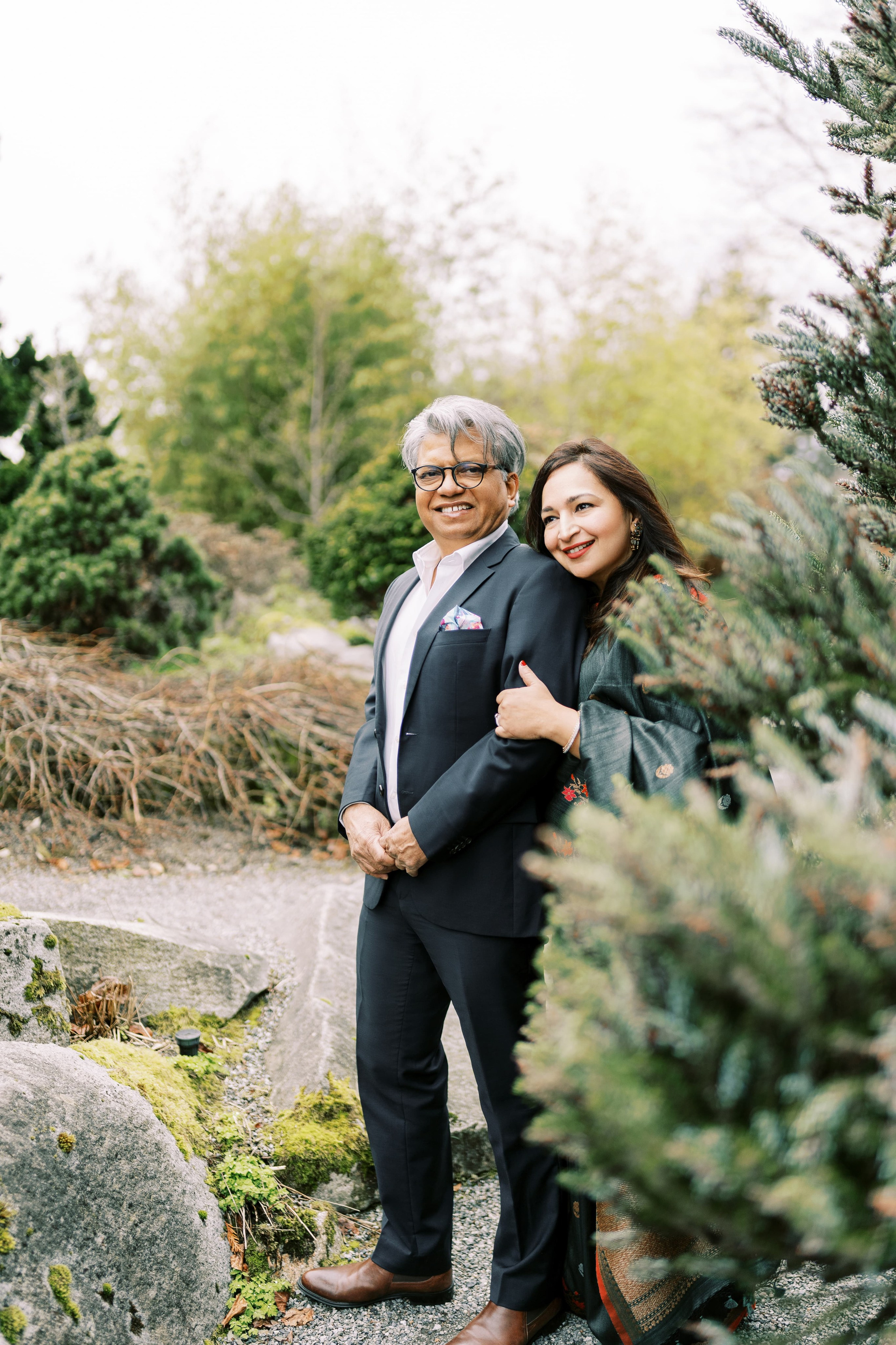 Family photoshoot at Bellevue Botanical Garden. March 2024. EVAN ARISTOV WEDDING PHOTOGRAPHY — Seattle Wedding Photographer